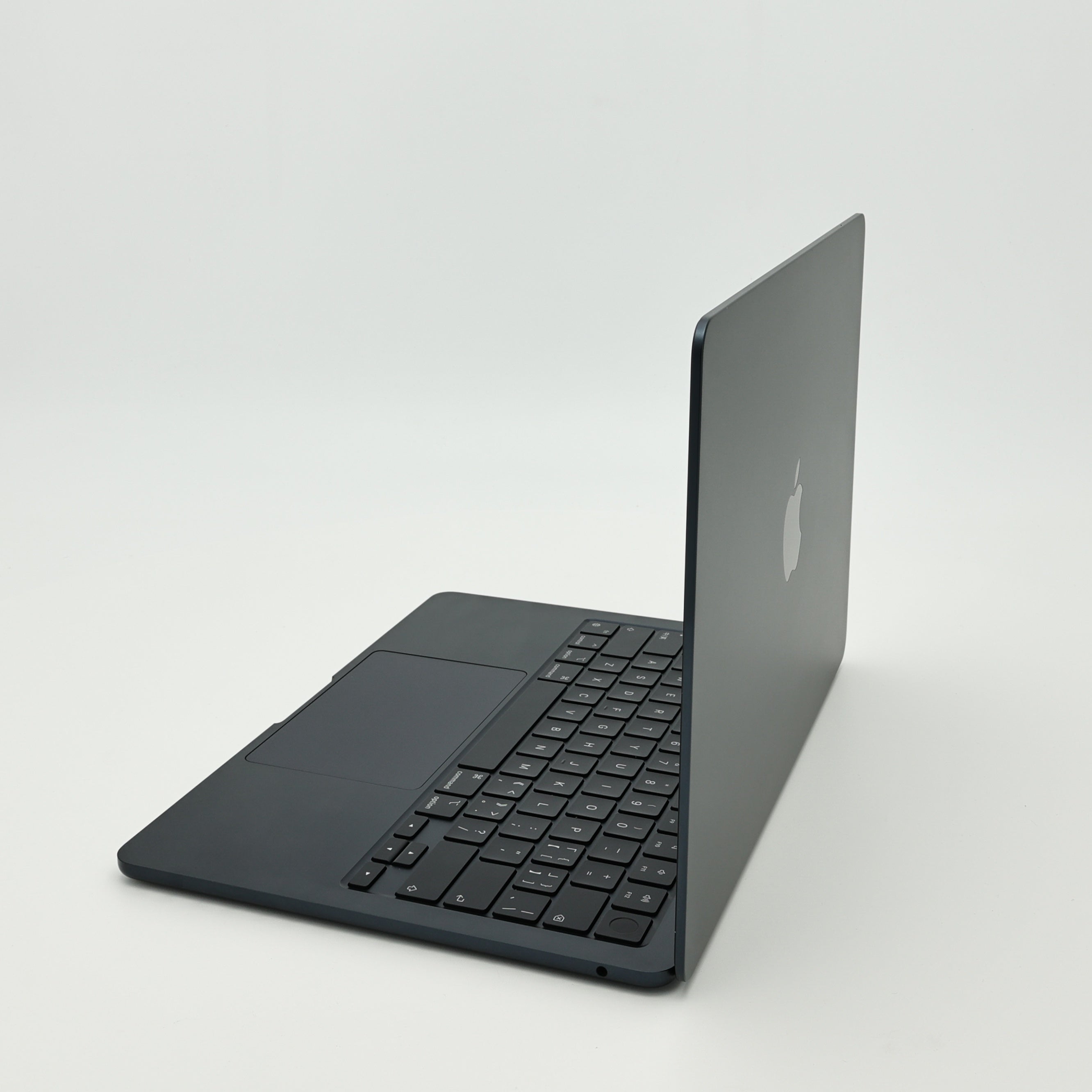 95新 Apple MacBook Air 22年 13寸 M2（8+8核） 8G RAM 256G SSD 午夜色