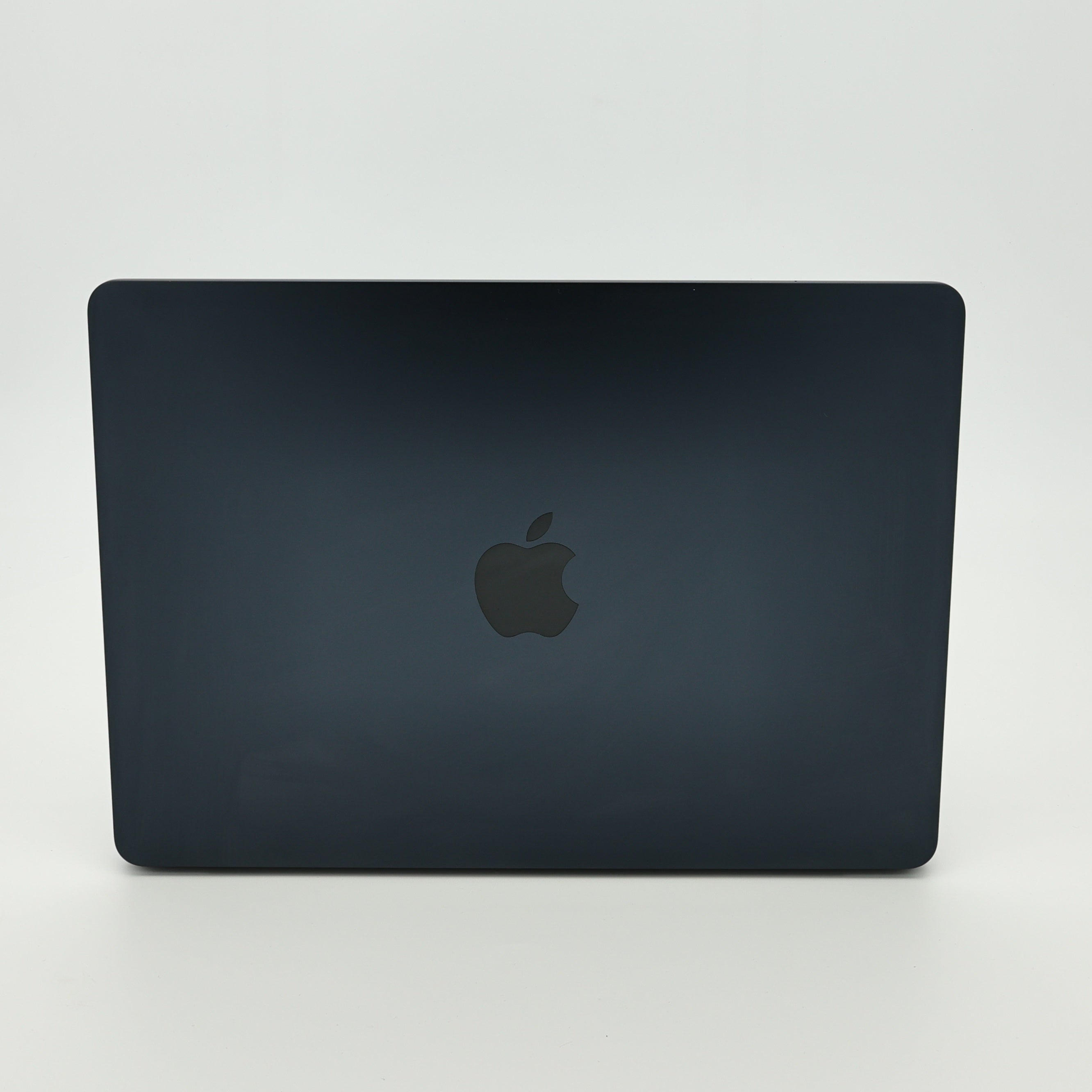 95新 Apple MacBook Air 22年 13寸 M2（8+8核） 8G RAM 256G SSD 午夜色