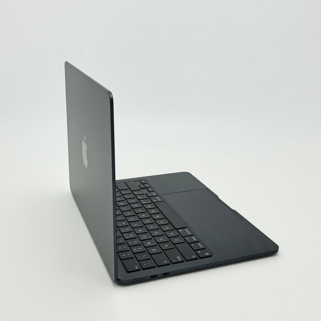 95新 Apple MacBook Air 22年 13寸 M2（8+8核） 8G RAM 256G SSD 午夜色