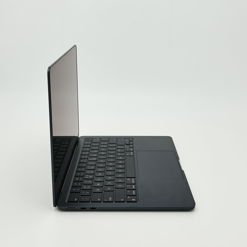 95新 Apple MacBook Air 22年 13寸 M2（8+8核） 8G RAM 256G SSD 午夜色