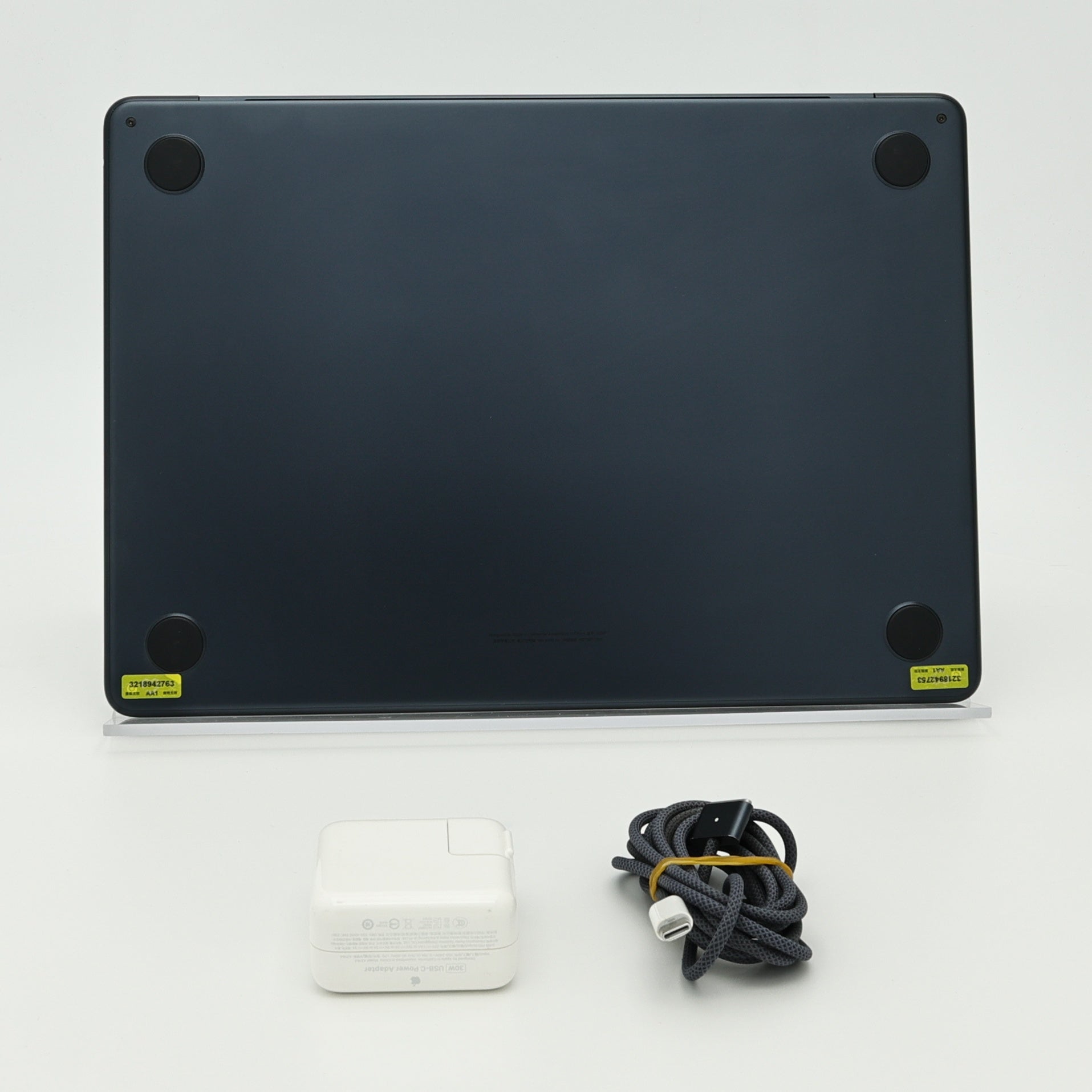 95新 Apple MacBook Air 22年 13寸 M2（8+8核） 8G RAM 256G SSD 午夜色