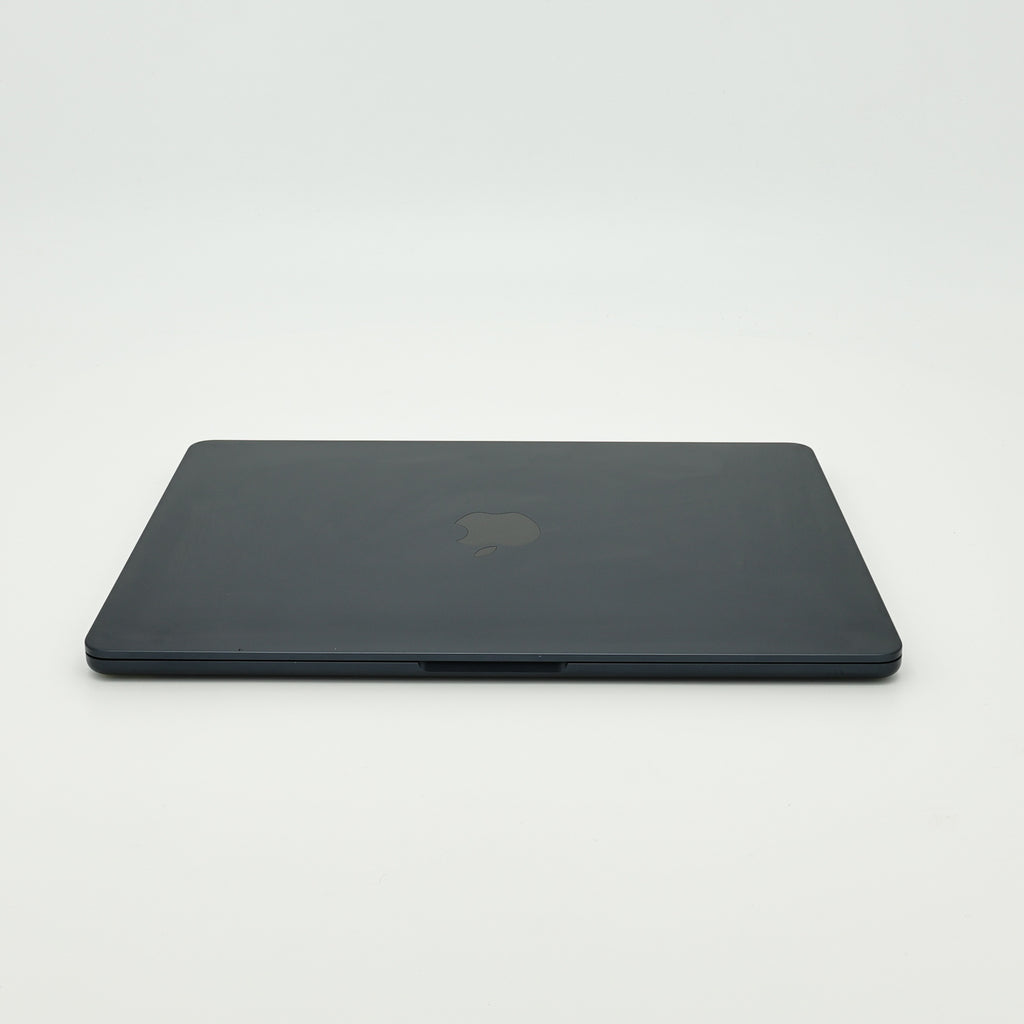 95新 Apple MacBook Air 22年 13寸 M2（8+8核） 8G RAM 256G SSD 午夜色