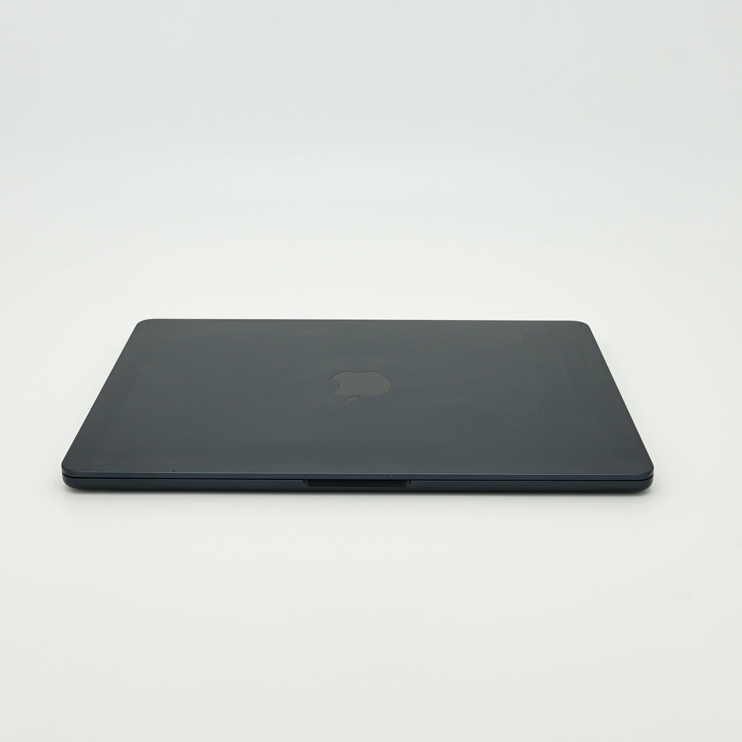 95新 Apple MacBook Air 22年 13寸 M2（8+8核） 8G RAM 256G SSD 午夜色