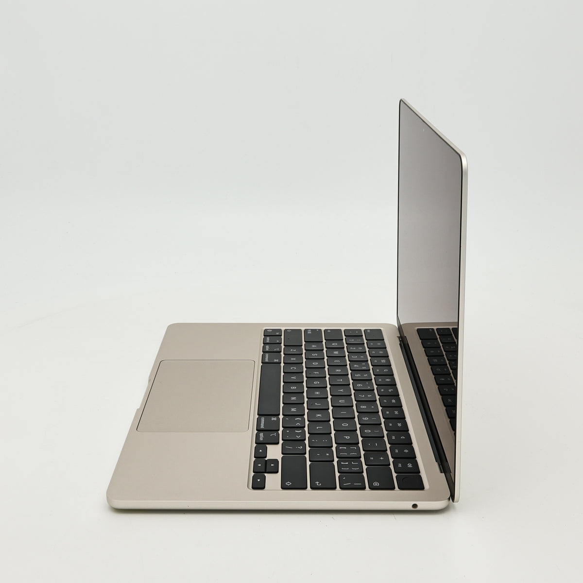 95新 Apple MacBook Air 22年 13寸 M2（8+8核） 8G RAM 256G SSD 星光色