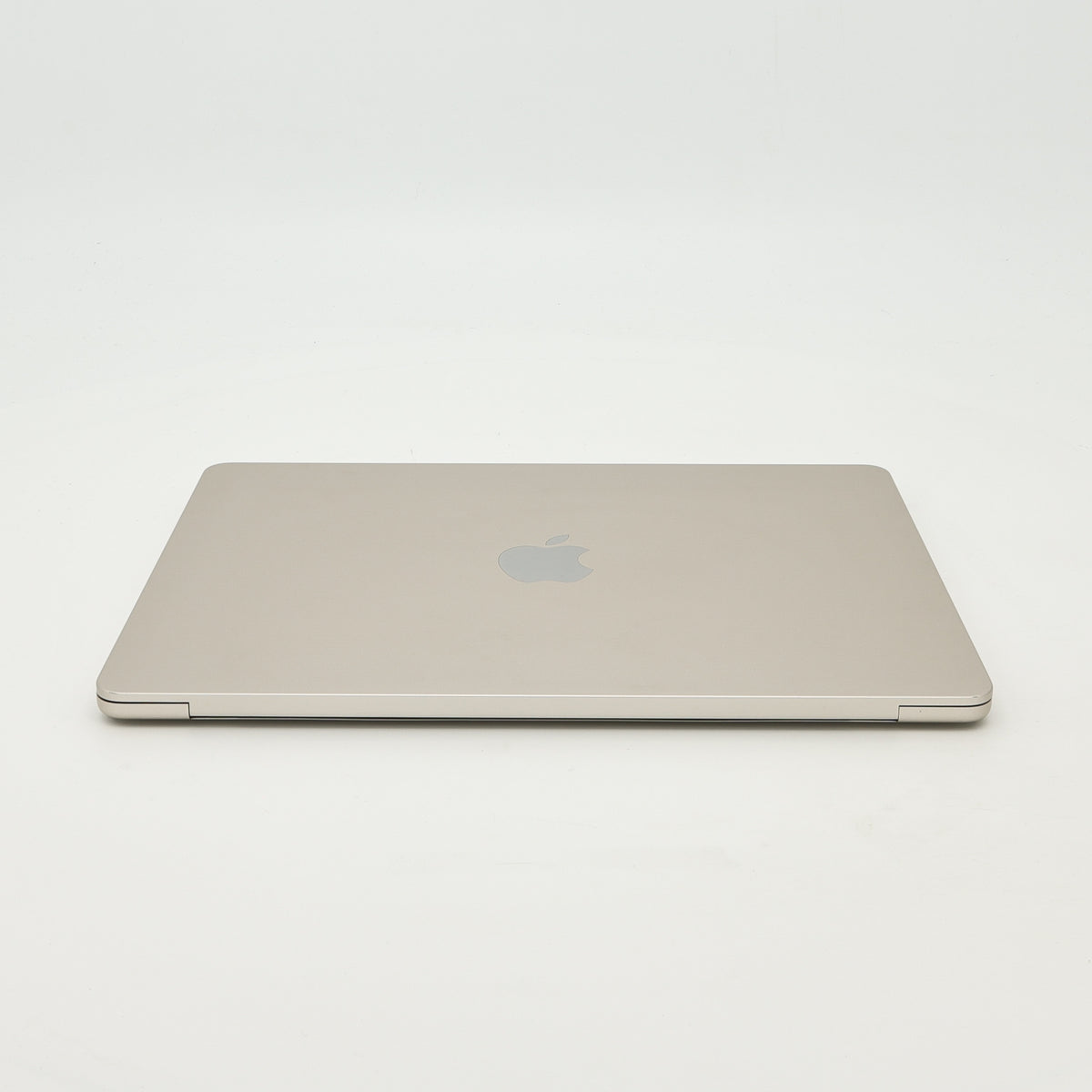 95新 Apple MacBook Air 22年 13寸 M2（8+8核） 8G RAM 256G SSD 星光色