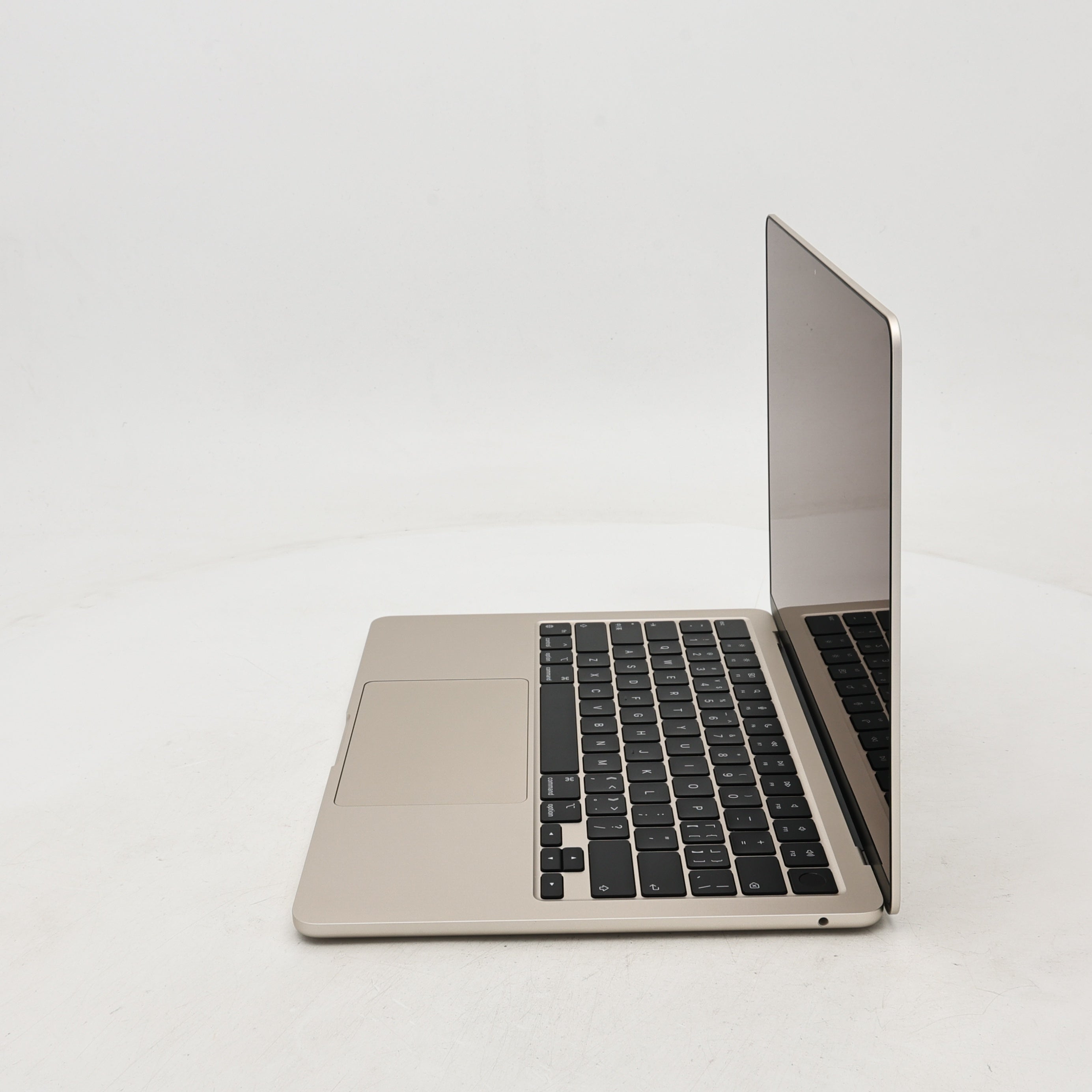 99新 Apple MacBook Air 22年 13寸 M2（8+8核） 8G RAM 256G SSD 星光色