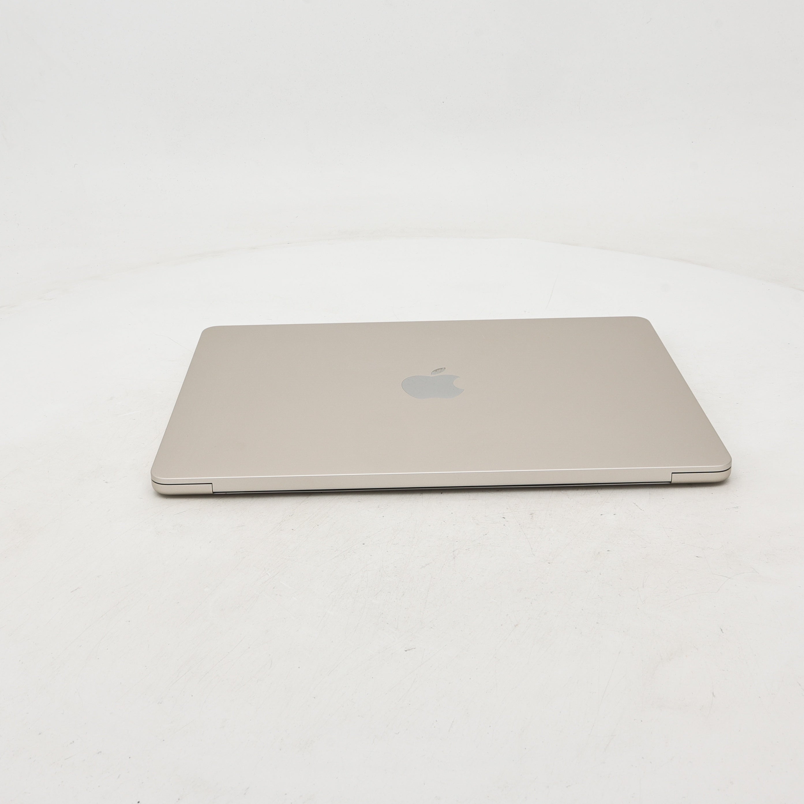 99新 Apple MacBook Air 22年 13寸 M2（8+8核） 8G RAM 256G SSD 星光色