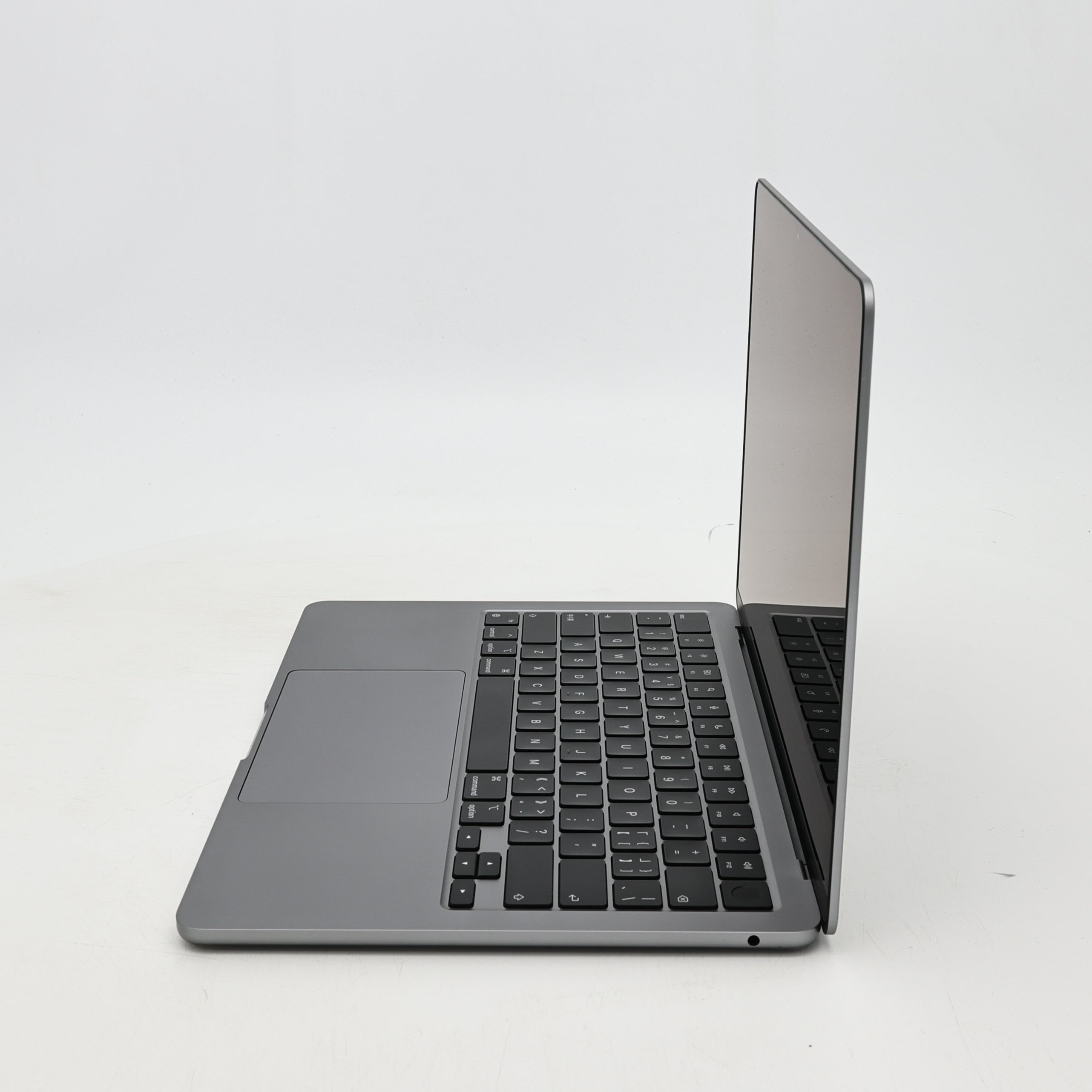 95新 Apple MacBook Air 24年 13寸 M3（8+8核） 8G RAM 256G SSD 深空灰色
