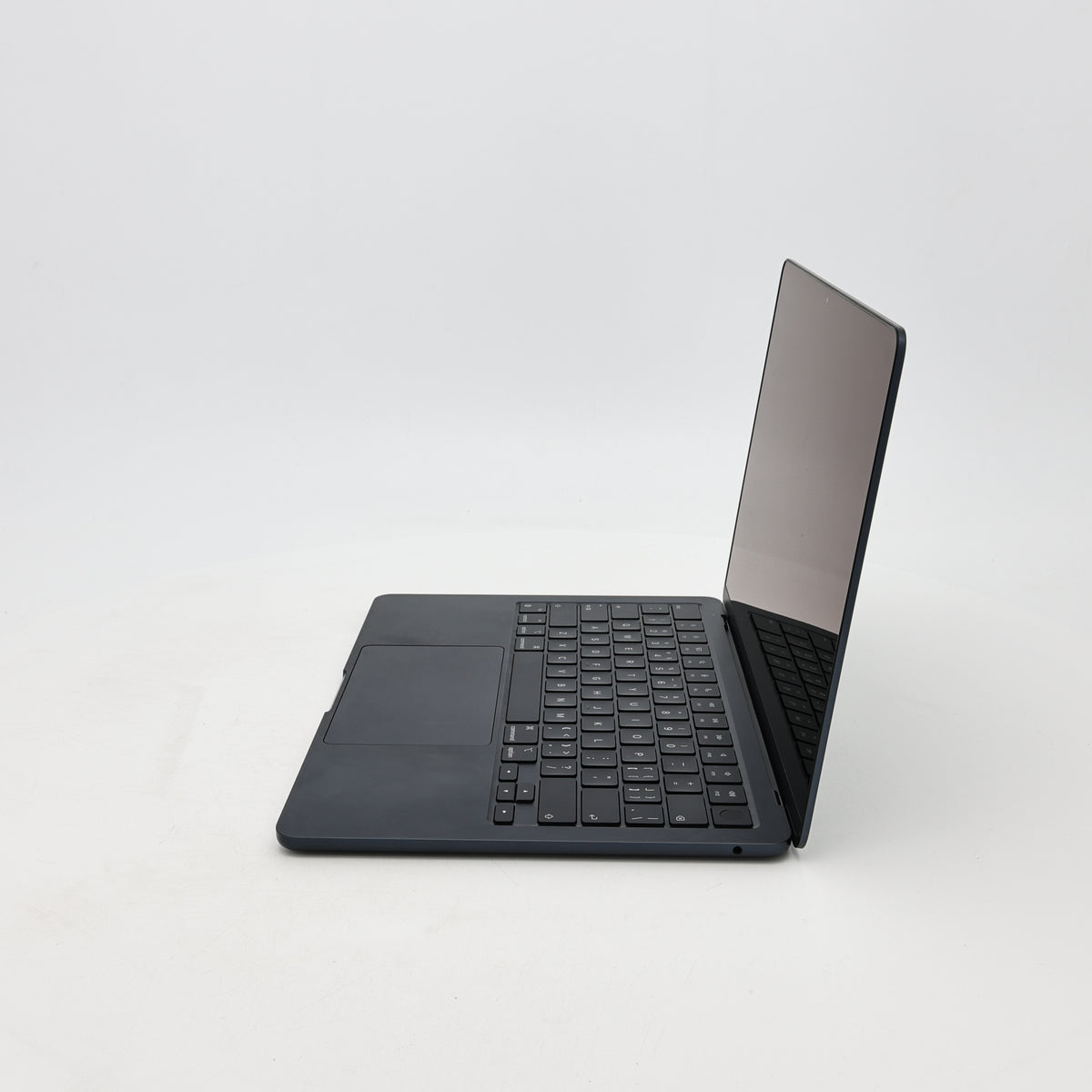 95新 Apple MacBook Air 22年 13寸 M2（8+8核） 8G RAM 256G SSD 午夜色