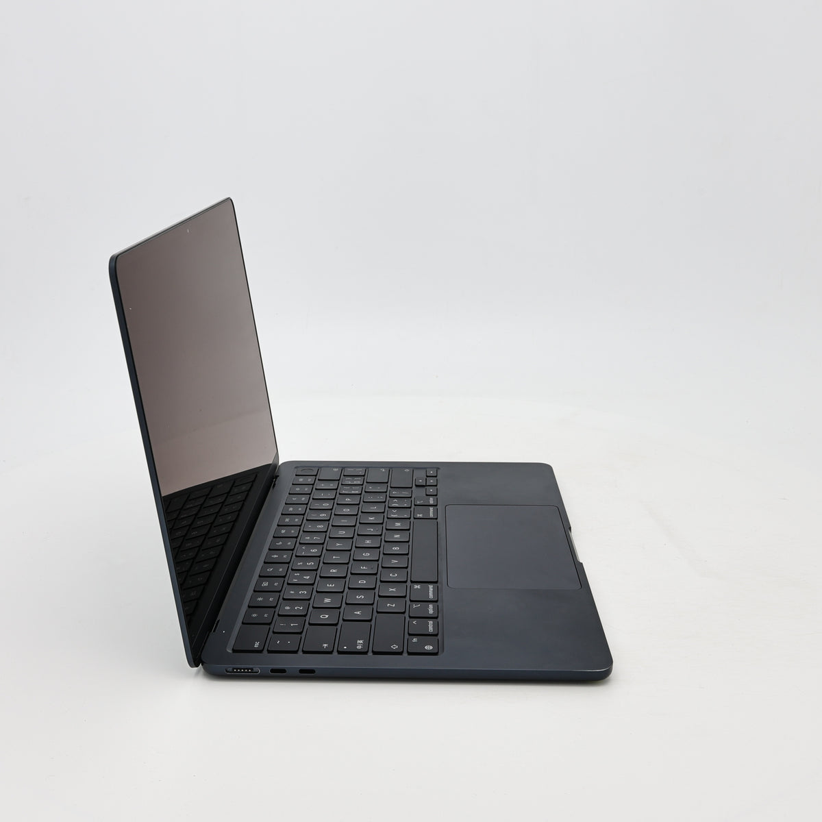 95新 Apple MacBook Air 22年 13寸 M2（8+8核） 8G RAM 256G SSD 午夜色