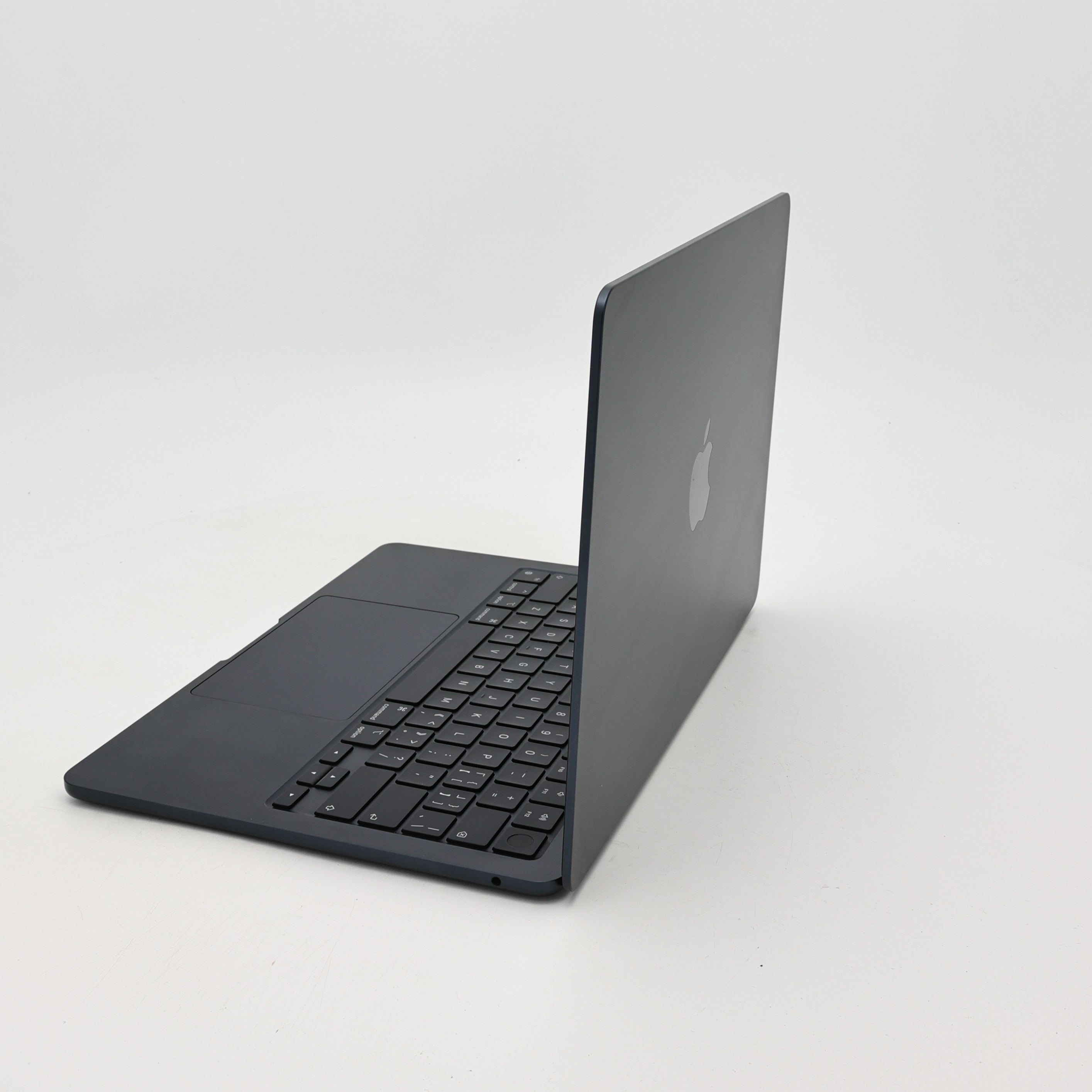 95新 Apple MacBook Air 22年 13寸 M2（8+8核） 8G RAM 256G SSD 午夜色