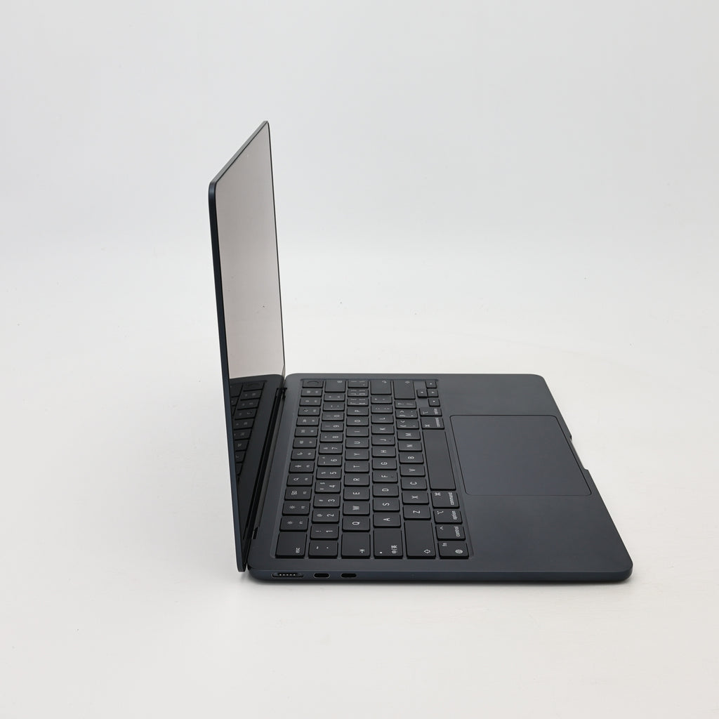 95新 Apple MacBook Air 22年 13寸 M2（8+8核） 8G RAM 256G SSD 午夜色