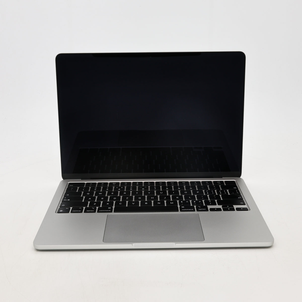 95新 Apple MacBook Air 22年 13寸 M2（8+8核） 8G RAM 256G SSD 銀色