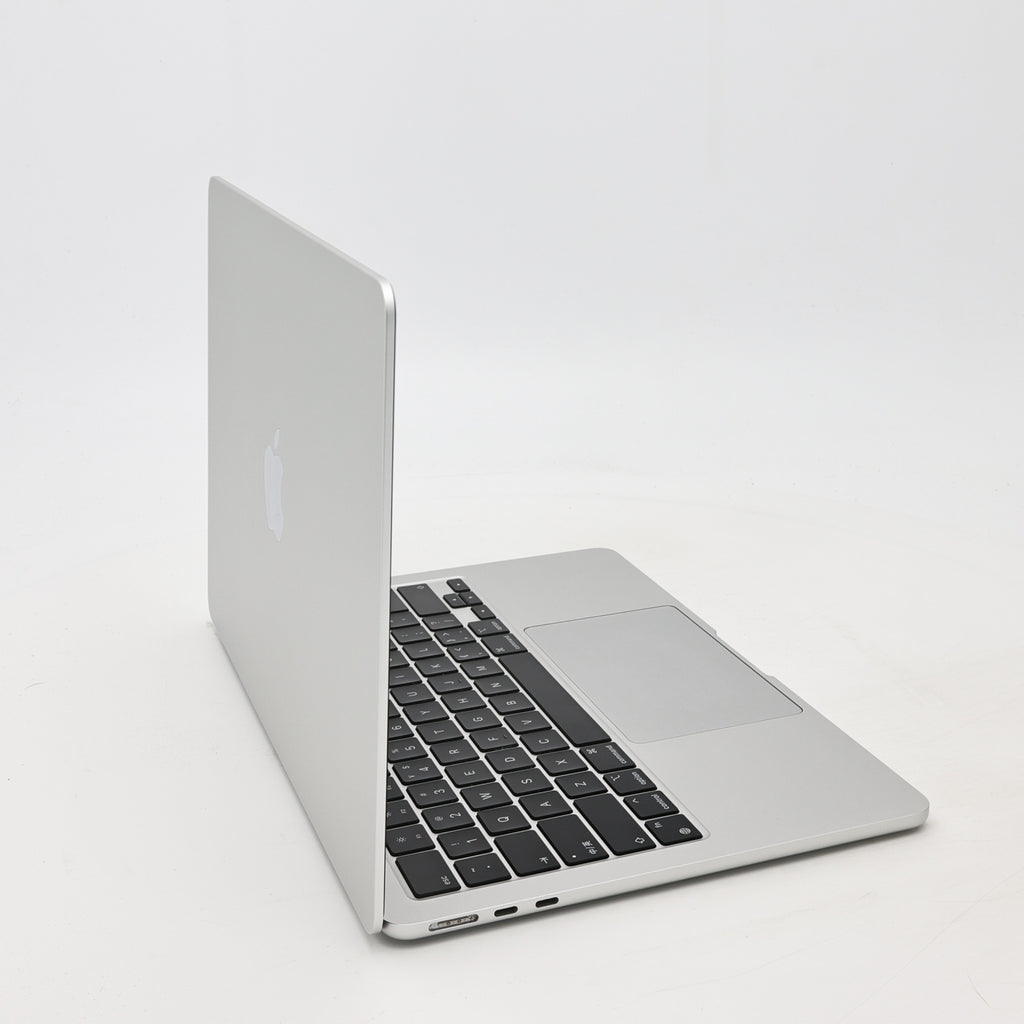 95新 Apple MacBook Air 22年 13寸 M2（8+8核） 8G RAM 256G SSD 銀色