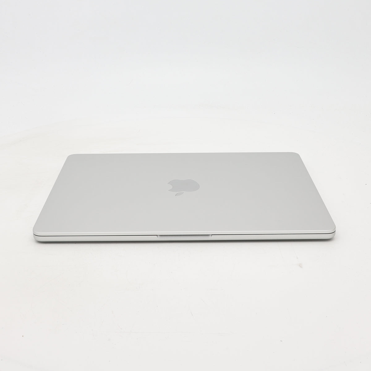 95新 Apple MacBook Air 22年 13寸 M2（8+8核） 8G RAM 256G SSD 銀色