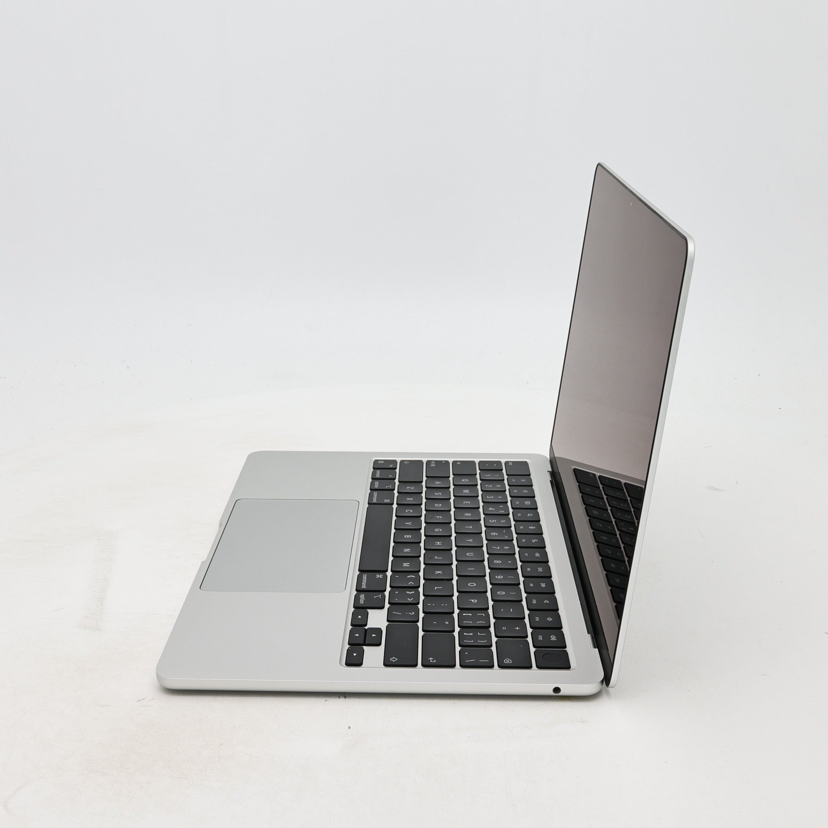 95新 Apple MacBook Air 22年 13寸 M2（8+10核） 8G RAM 512G SSD 銀色