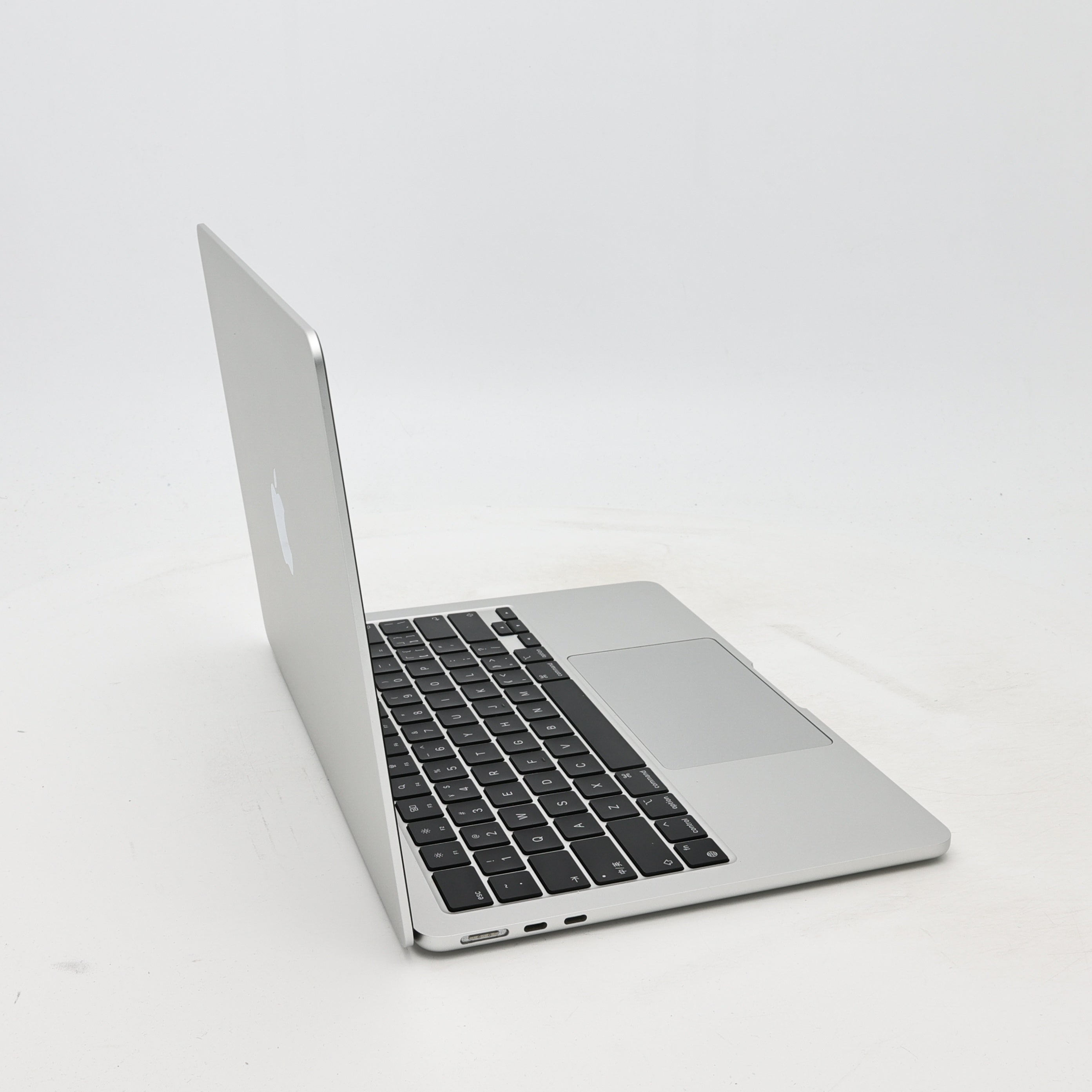 95新 Apple MacBook Air 22年 13寸 M2（8+10核） 8G RAM 512G SSD 銀色
