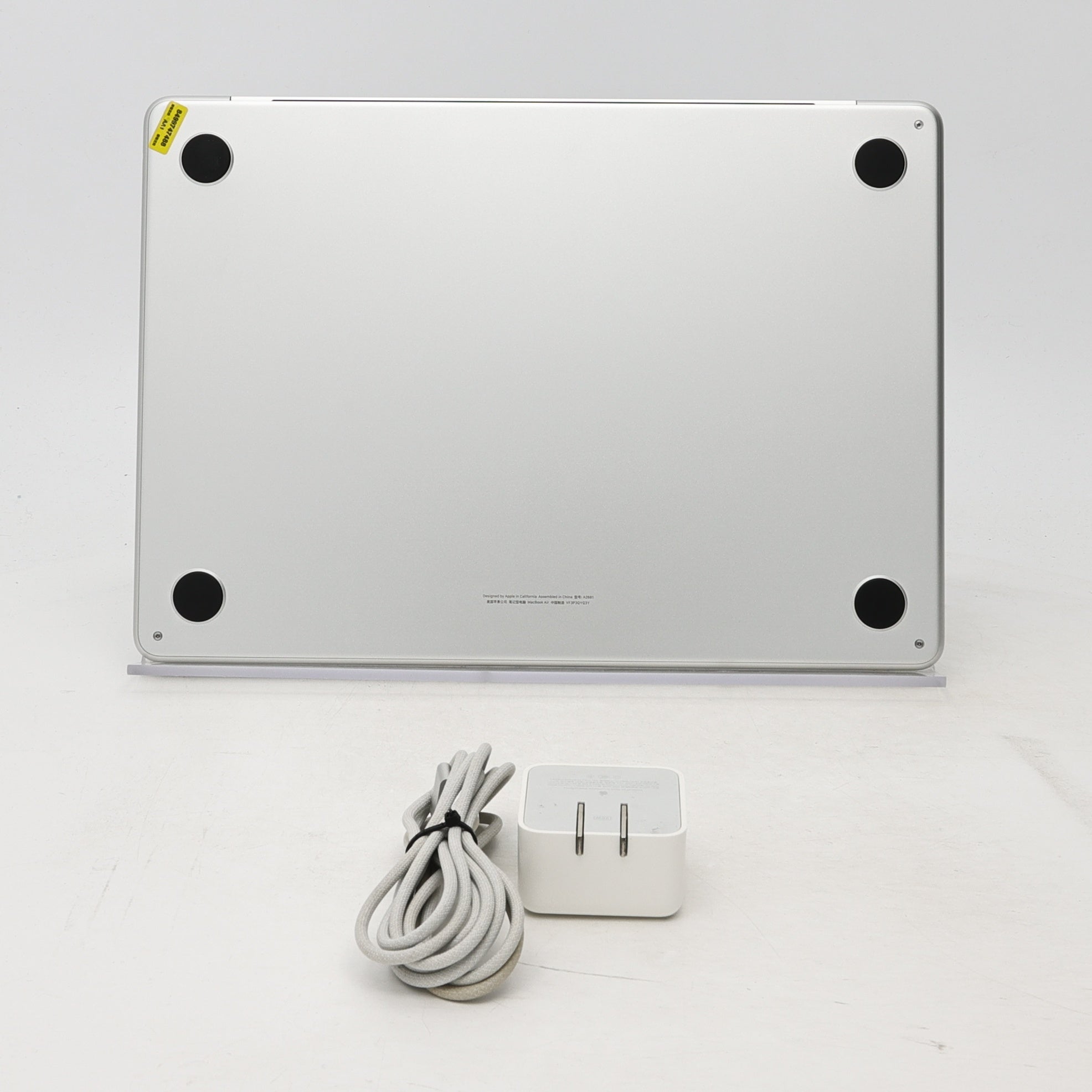 95新 Apple MacBook Air 22年 13寸 M2（8+10核） 8G RAM 512G SSD 銀色