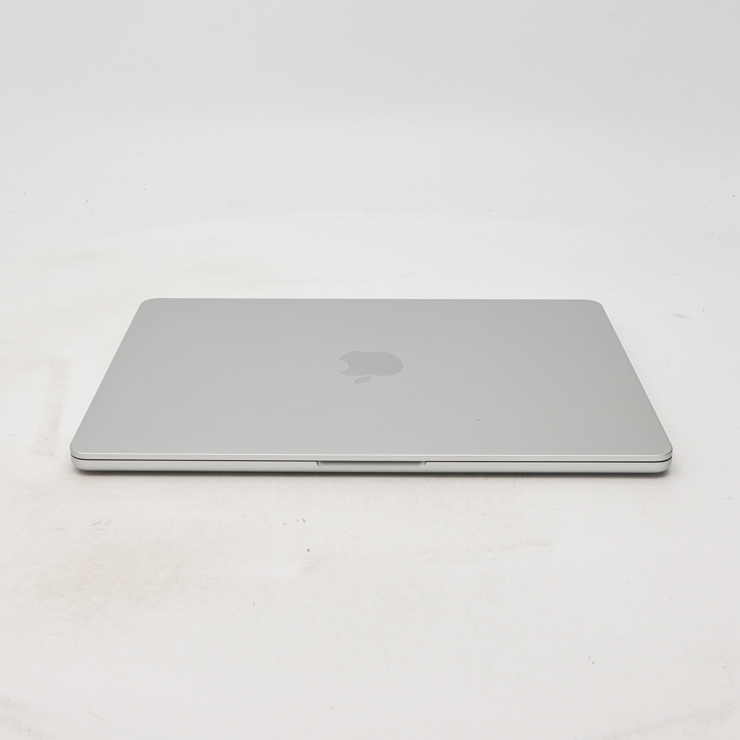 95新 Apple MacBook Air 22年 13寸 M2（8+10核） 8G RAM 512G SSD 銀色