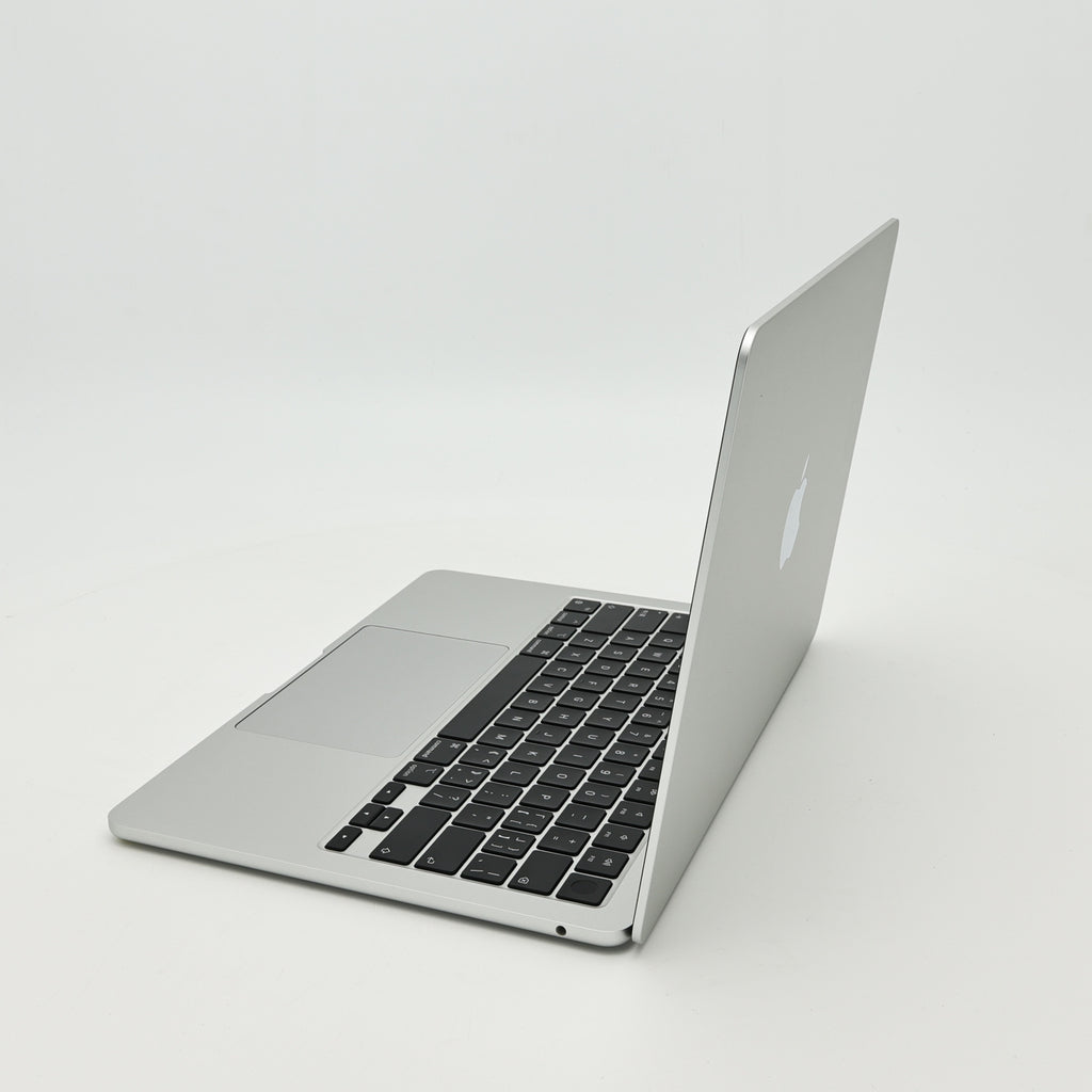 95新 Apple MacBook Air 22年 13寸 M2（8+8核） 8G RAM 256G SSD 銀色