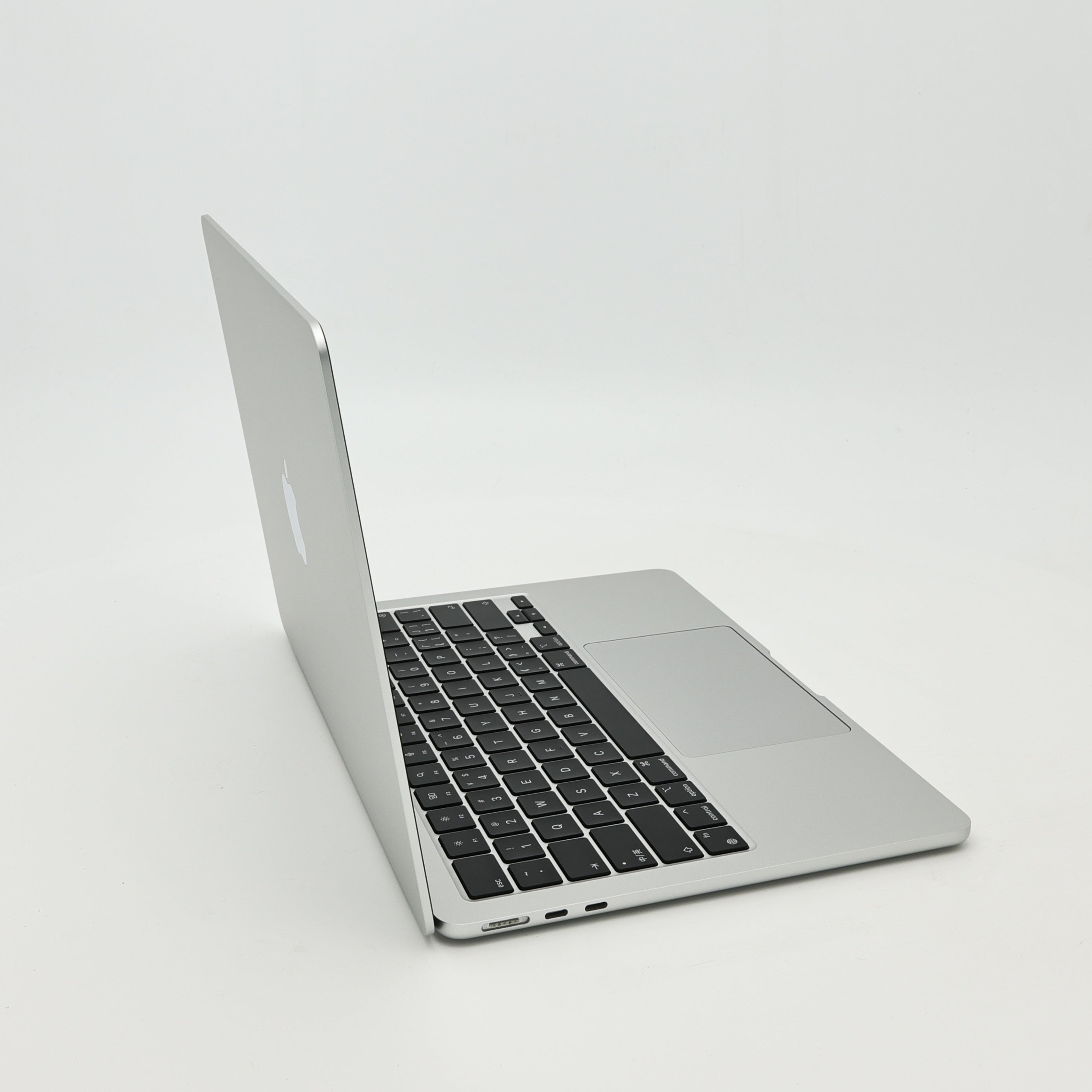 95新 Apple MacBook Air 22年 13寸 M2（8+8核） 8G RAM 256G SSD 銀色