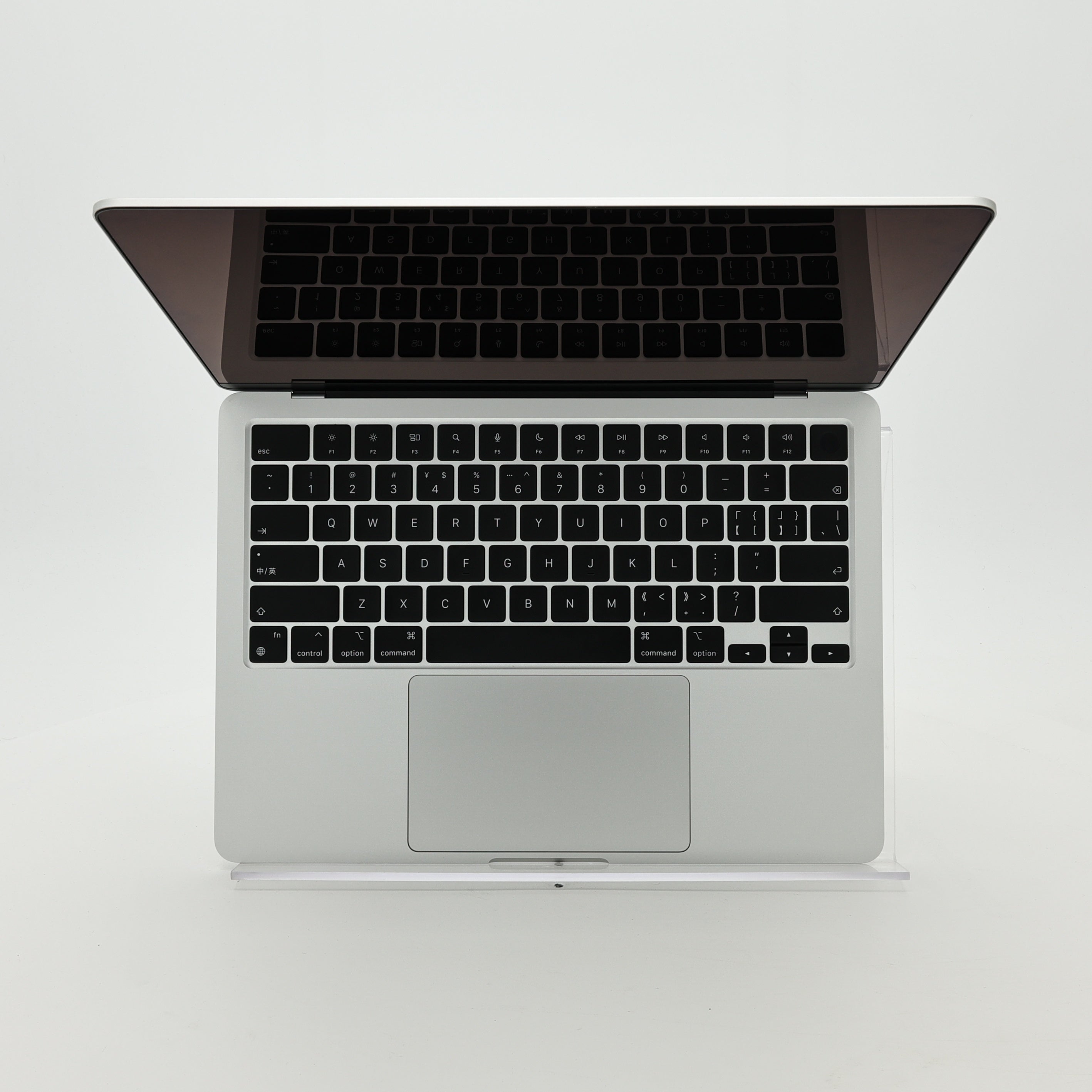 95新 Apple MacBook Air 22年 13寸 M2（8+8核） 8G RAM 256G SSD 銀色
