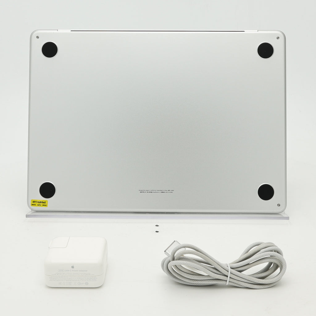 95新 Apple MacBook Air 22年 13寸 M2（8+8核） 8G RAM 256G SSD 銀色