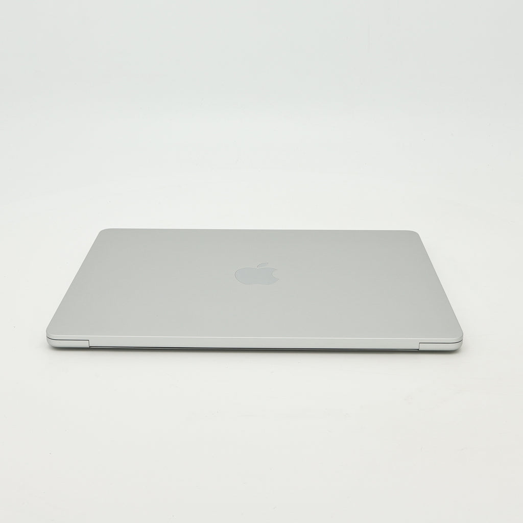 95新 Apple MacBook Air 22年 13寸 M2（8+8核） 8G RAM 256G SSD 銀色
