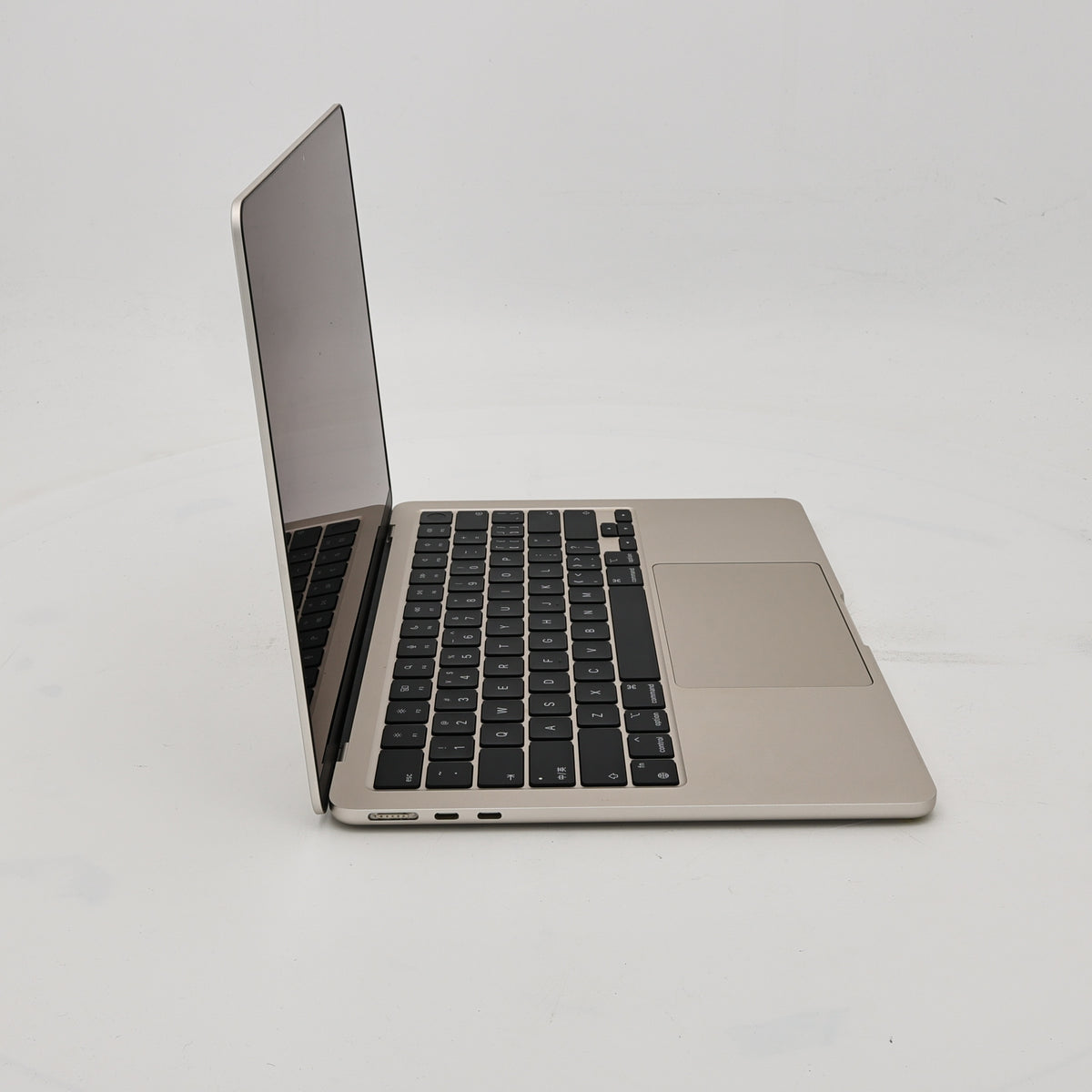95新 Apple MacBook Air 22年 13寸 M2（8+8核） 8G RAM 256G SSD 星光色