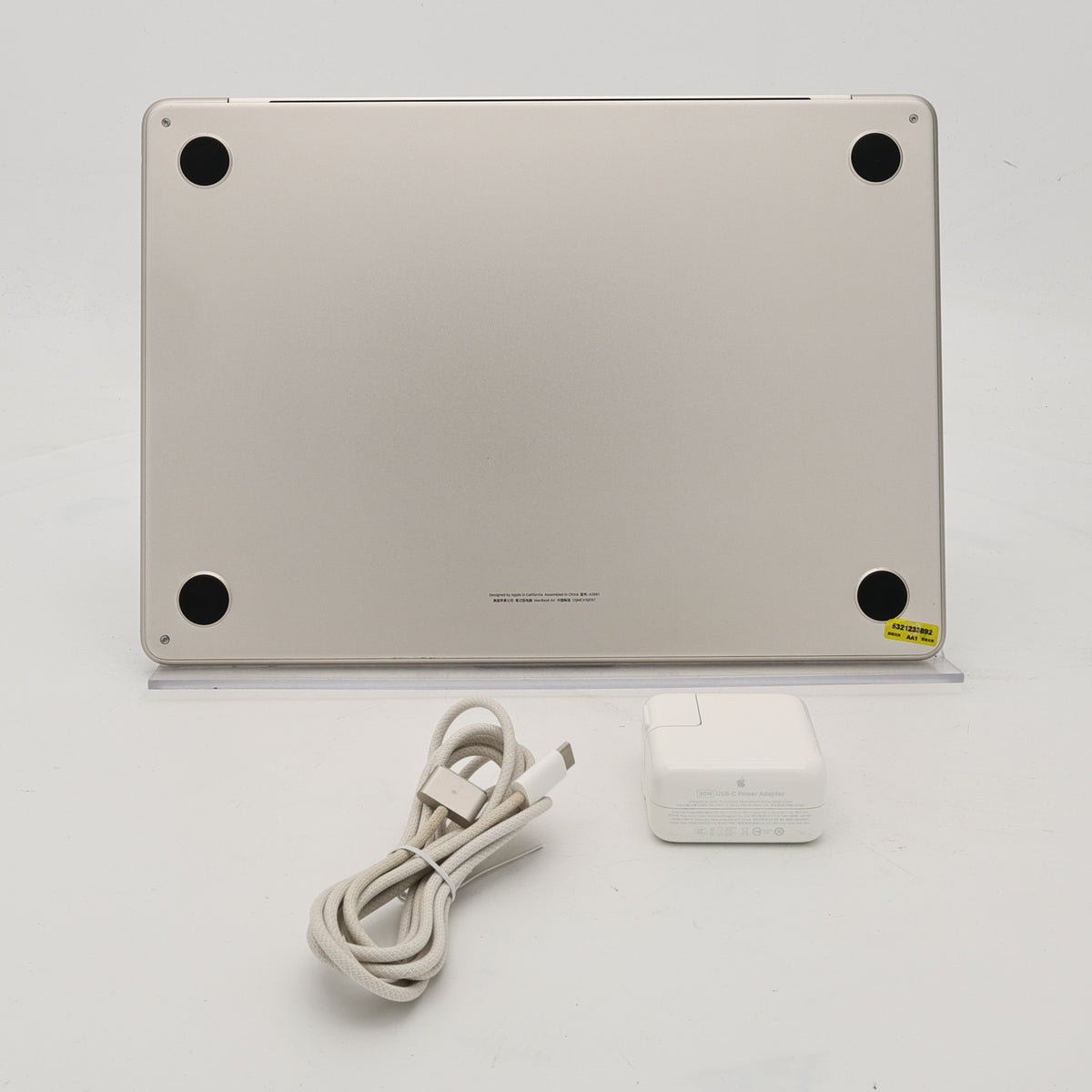 95新 Apple MacBook Air 22年 13寸 M2（8+8核） 8G RAM 256G SSD 星光色