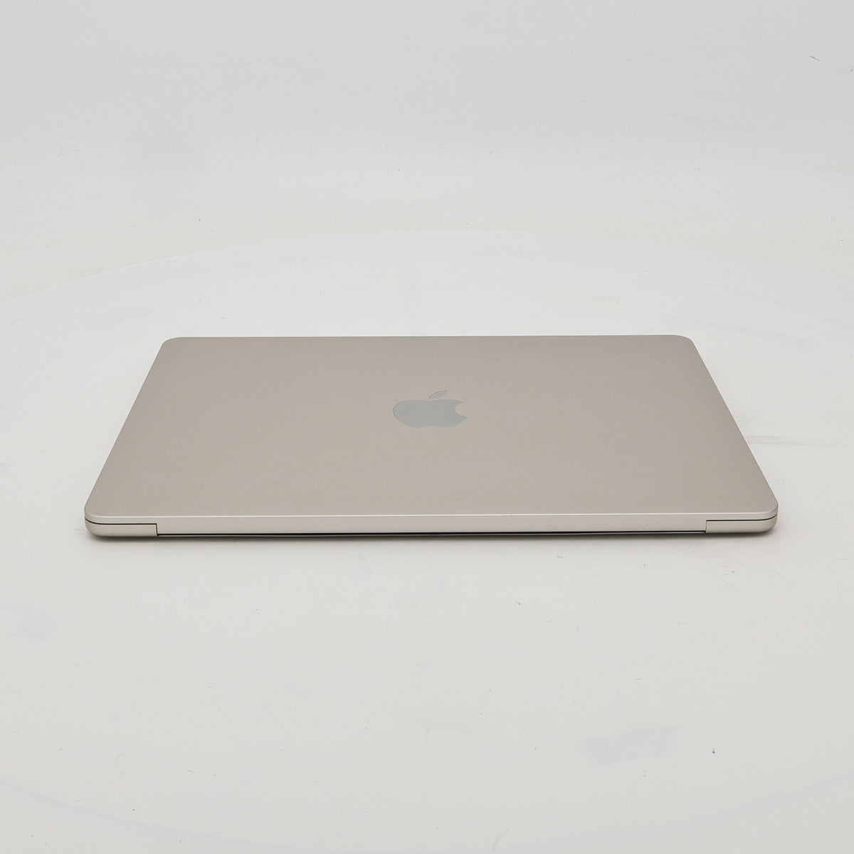 95新 Apple MacBook Air 22年 13寸 M2（8+8核） 8G RAM 256G SSD 星光色