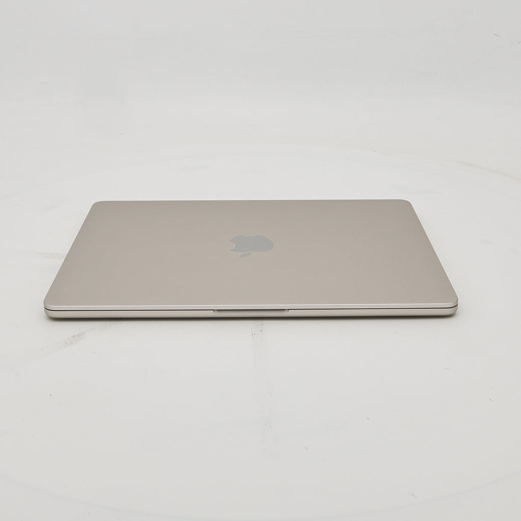 95新 Apple MacBook Air 22年 13寸 M2（8+8核） 8G RAM 256G SSD 星光色