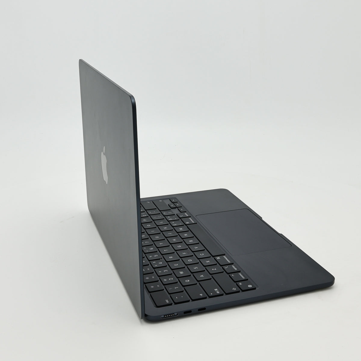 95新 Apple MacBook Air 22年 13寸 M2（8+8核） 8G RAM 256G SSD 午夜色