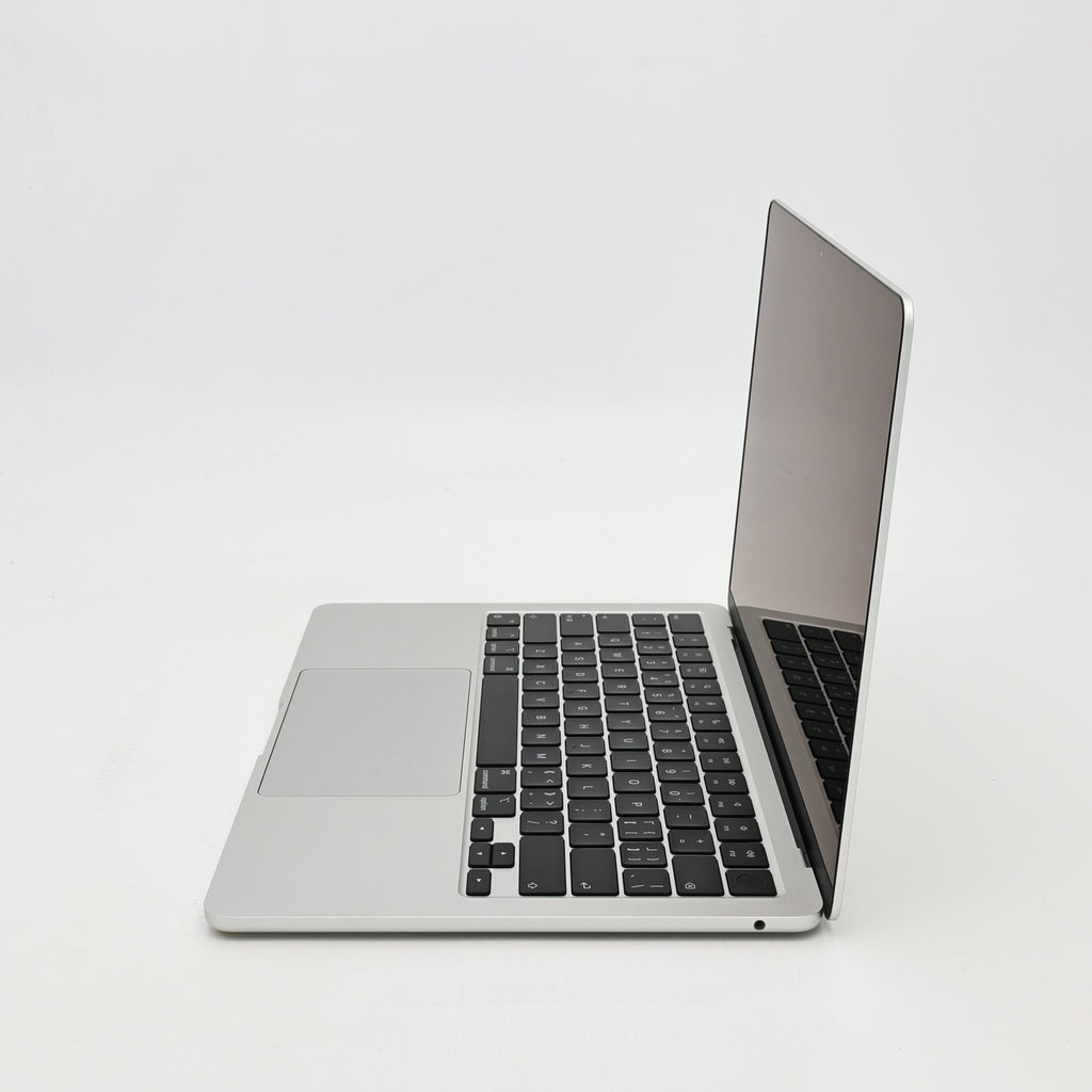 95新 Apple MacBook Air 22年 13寸 M2（8+8核） 8G RAM 256G SSD 銀色