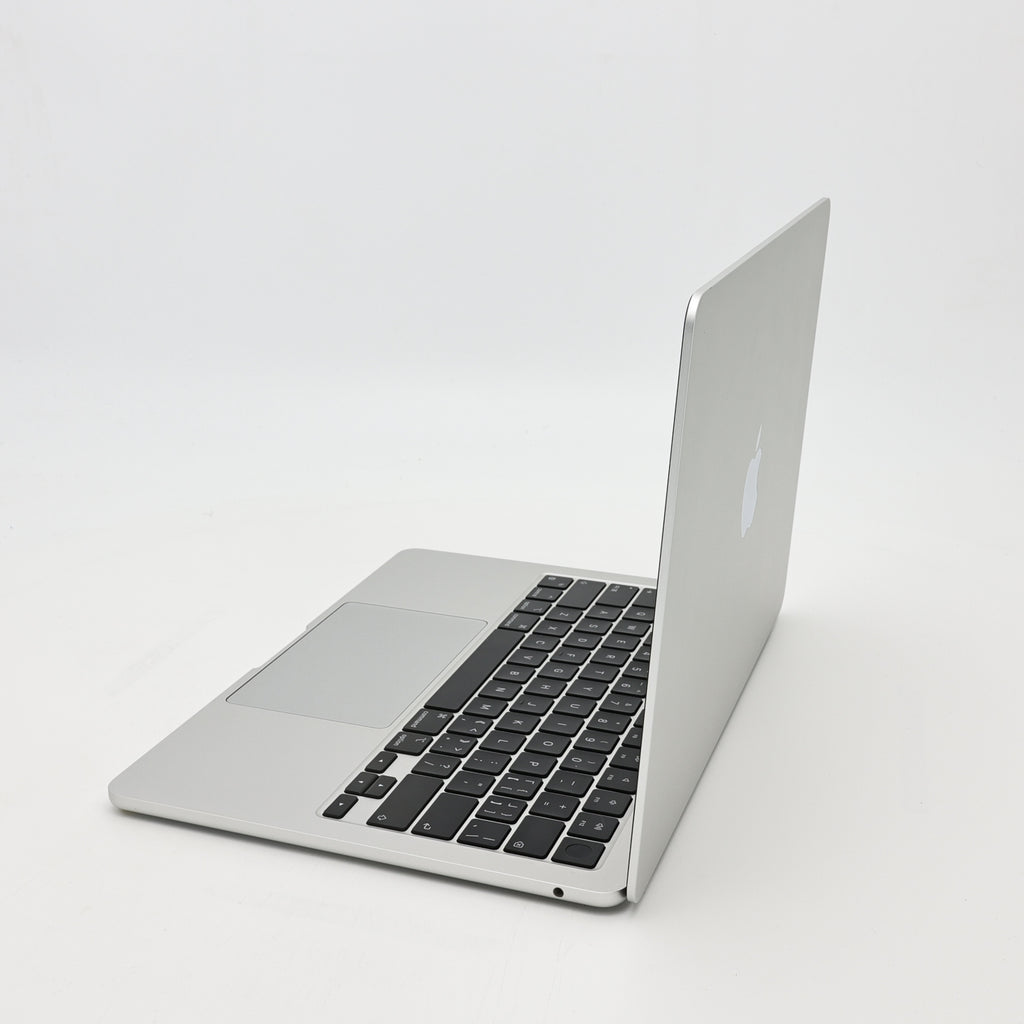 95新 Apple MacBook Air 22年 13寸 M2（8+8核） 8G RAM 256G SSD 銀色