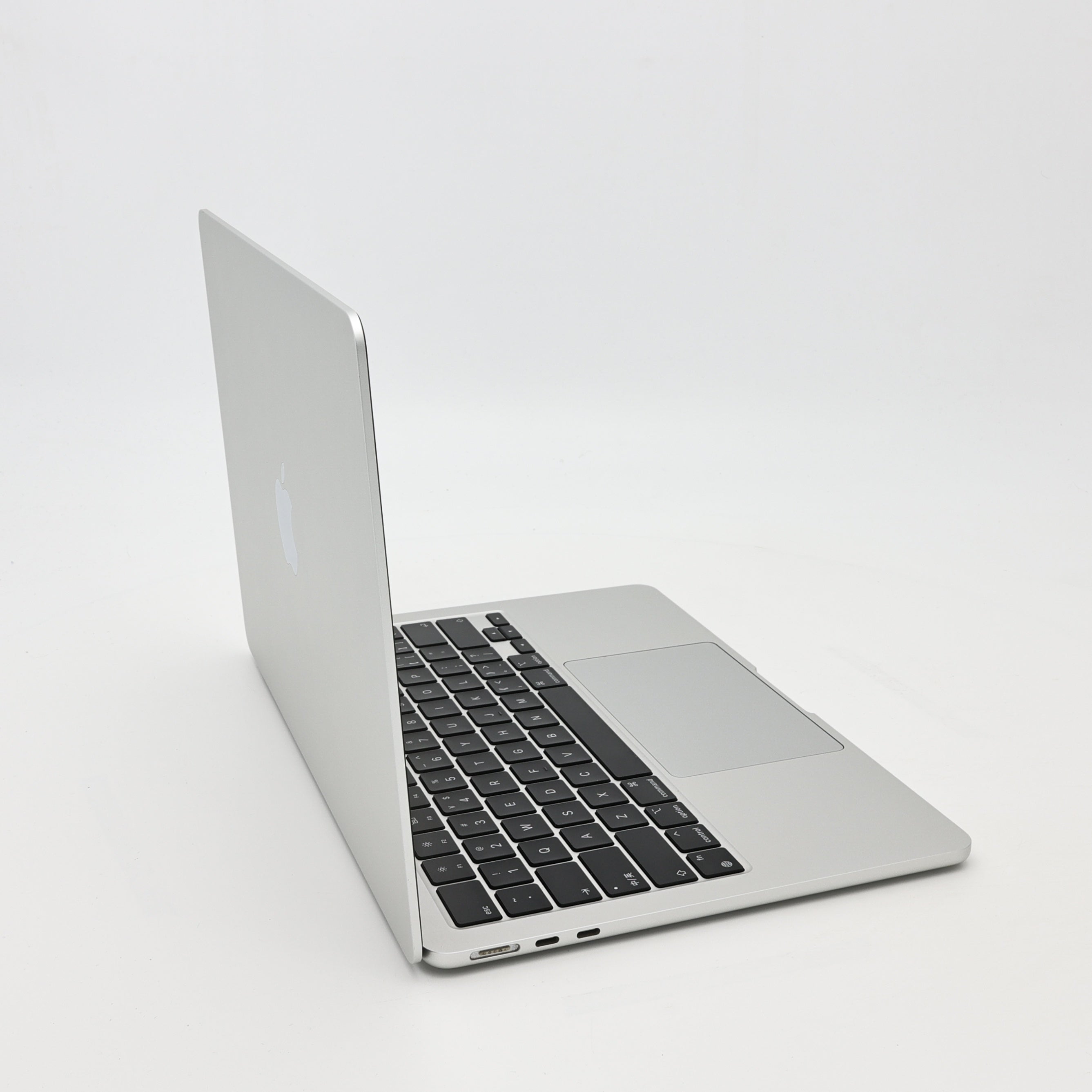 95新 Apple MacBook Air 22年 13寸 M2（8+8核） 8G RAM 256G SSD 銀色