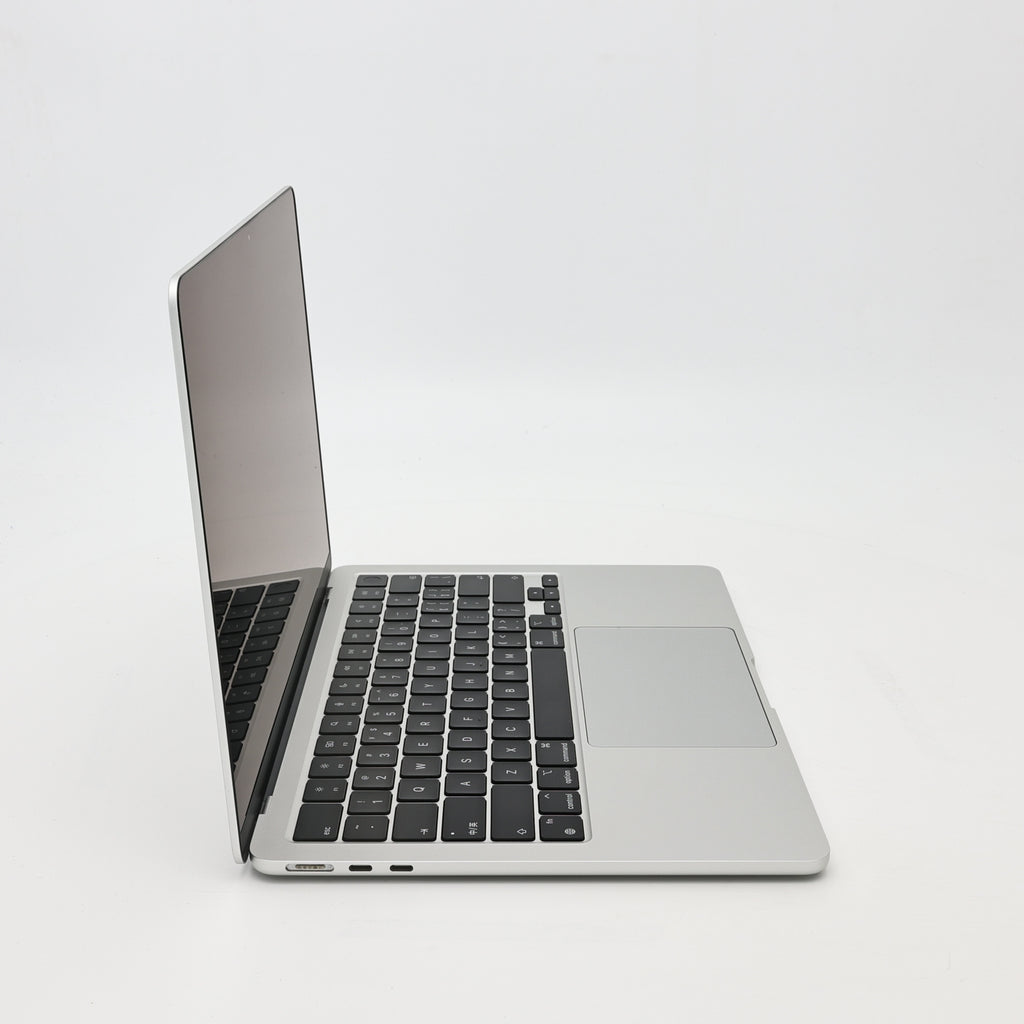 95新 Apple MacBook Air 22年 13寸 M2（8+8核） 8G RAM 256G SSD 銀色