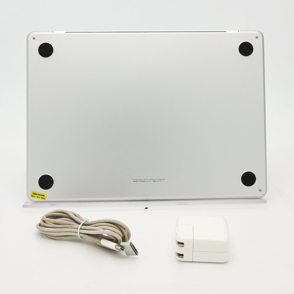 95新 Apple MacBook Air 22年 13寸 M2（8+8核） 8G RAM 256G SSD 銀色