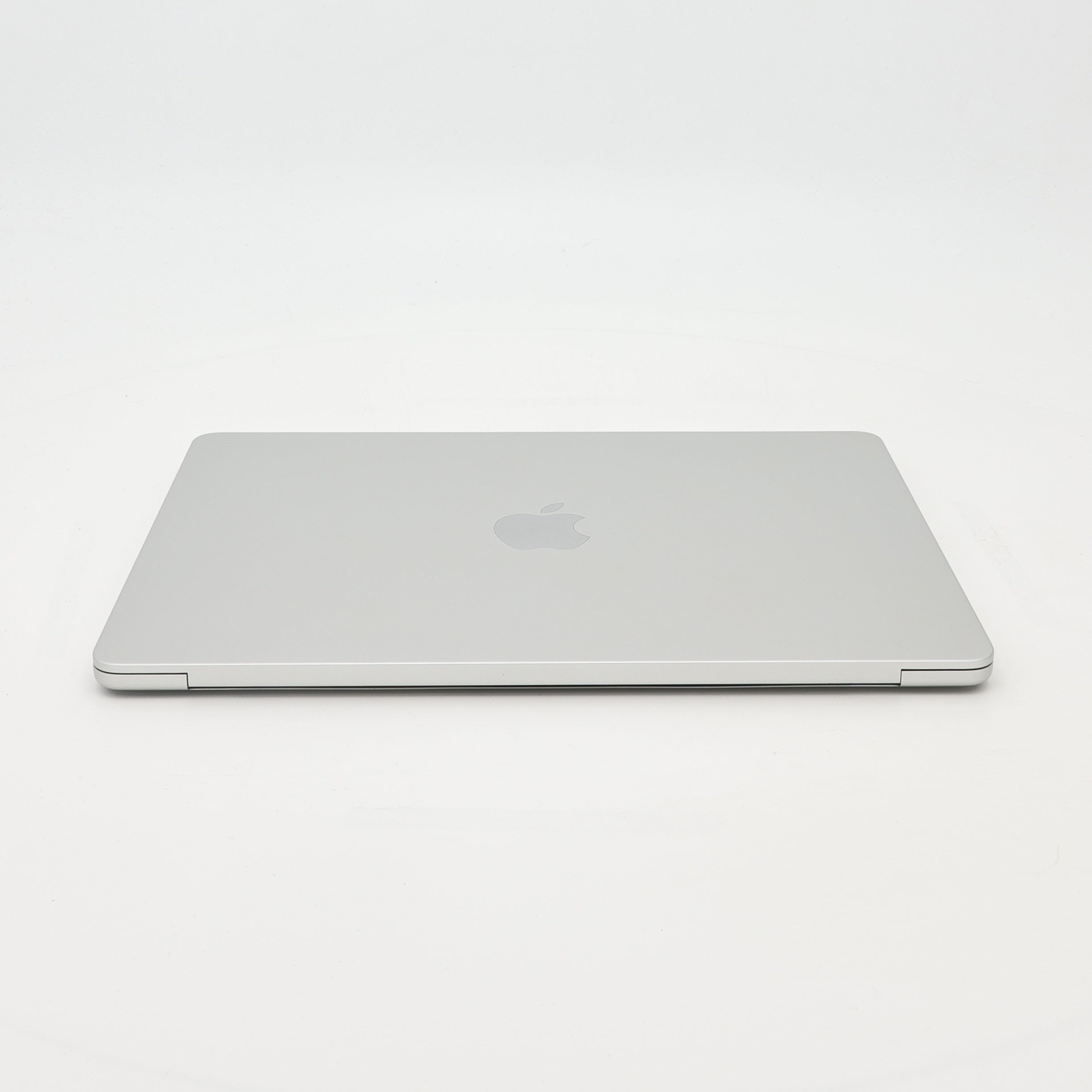 95新 Apple MacBook Air 22年 13寸 M2（8+8核） 8G RAM 256G SSD 銀色