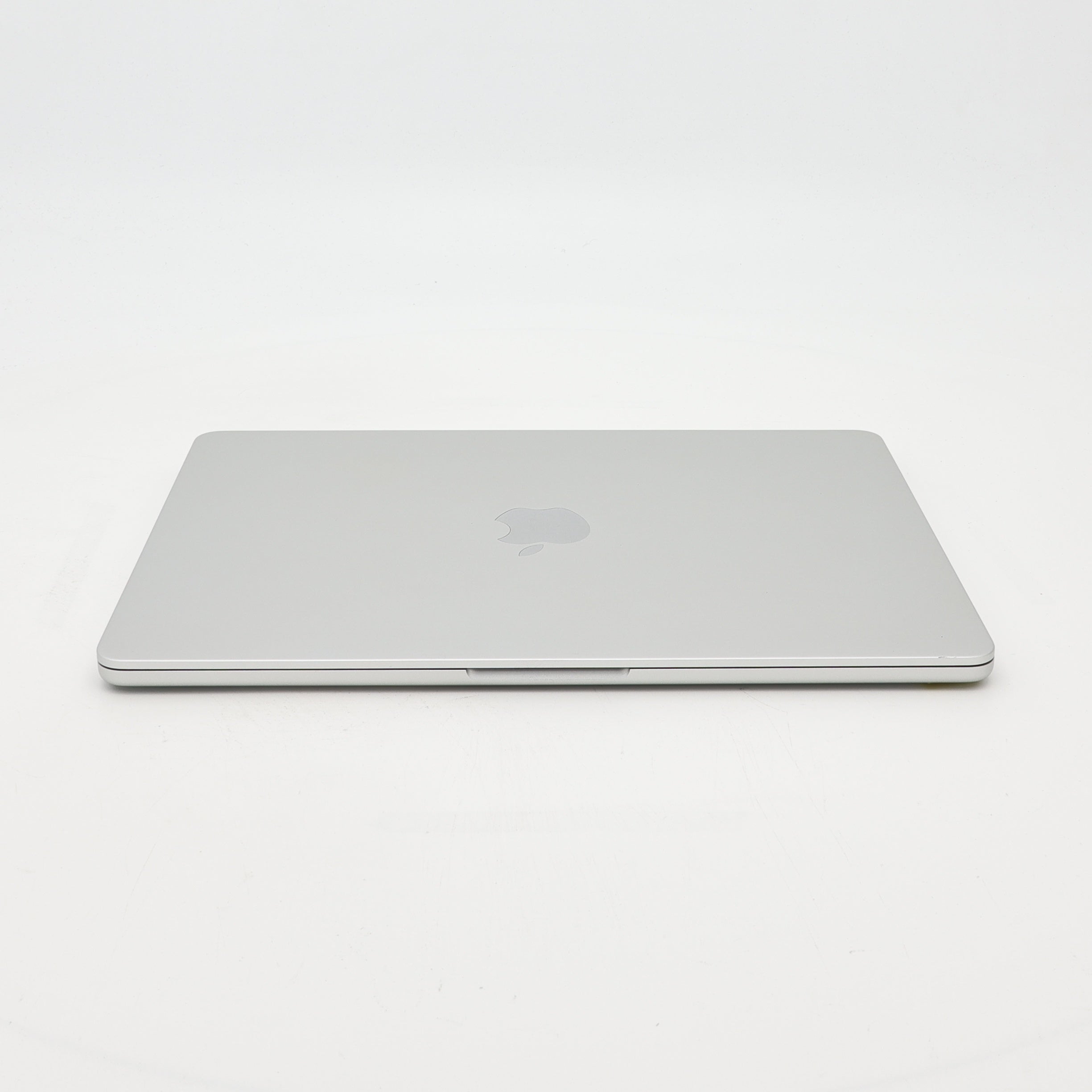 95新 Apple MacBook Air 22年 13寸 M2（8+8核） 8G RAM 256G SSD 銀色