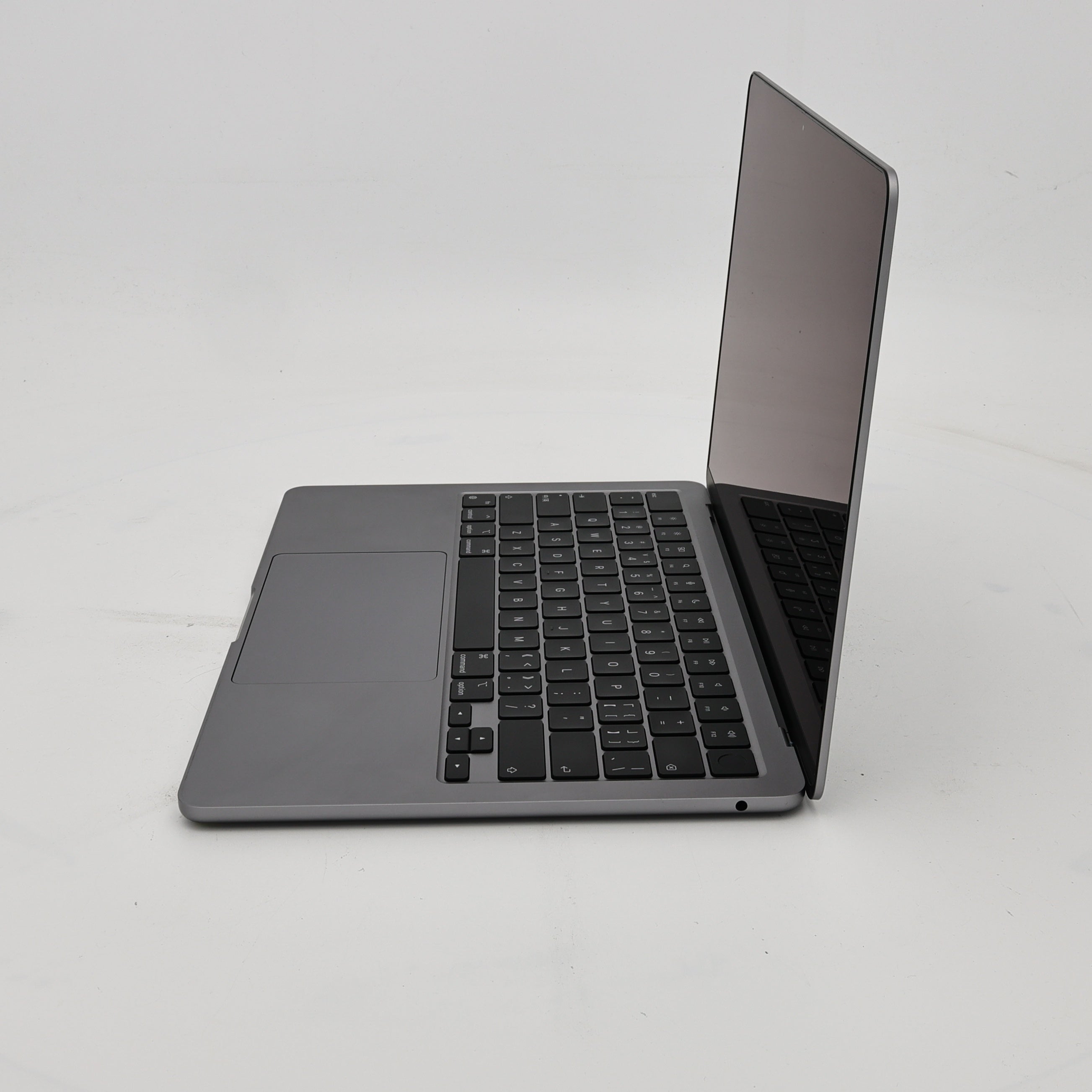 99新 Apple MacBook Air 22年 13寸 M2（8+8核） 8G RAM 256G SSD 深空灰色