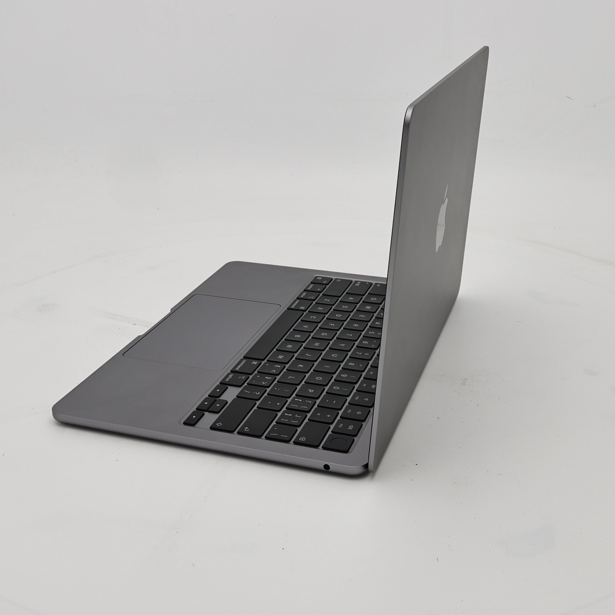 99新 Apple MacBook Air 22年 13寸 M2（8+8核） 8G RAM 256G SSD 深空灰色