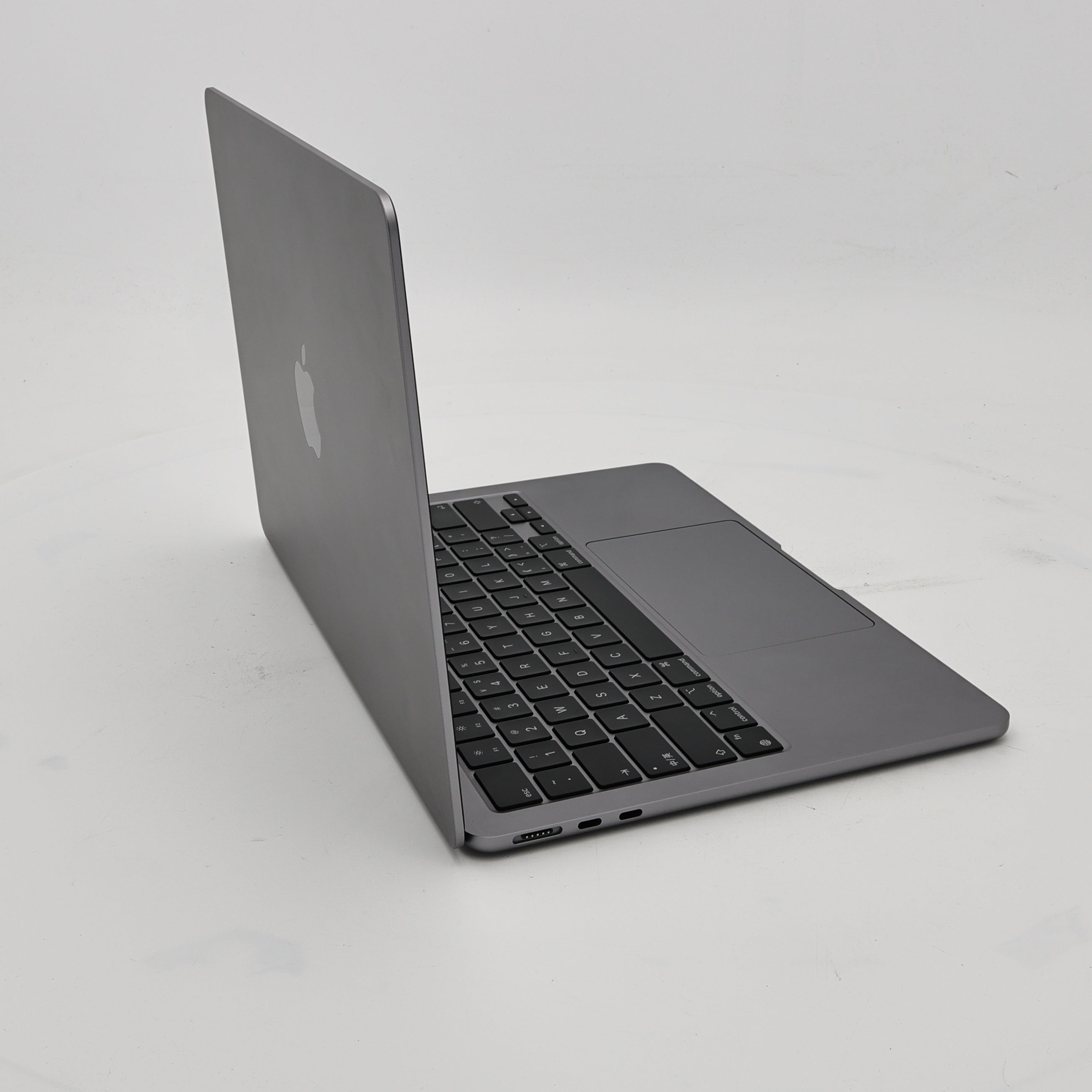 99新 Apple MacBook Air 22年 13寸 M2（8+8核） 8G RAM 256G SSD 深空灰色