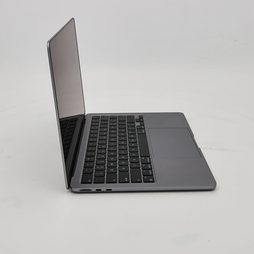 99新 Apple MacBook Air 22年 13寸 M2（8+8核） 8G RAM 256G SSD 深空灰色
