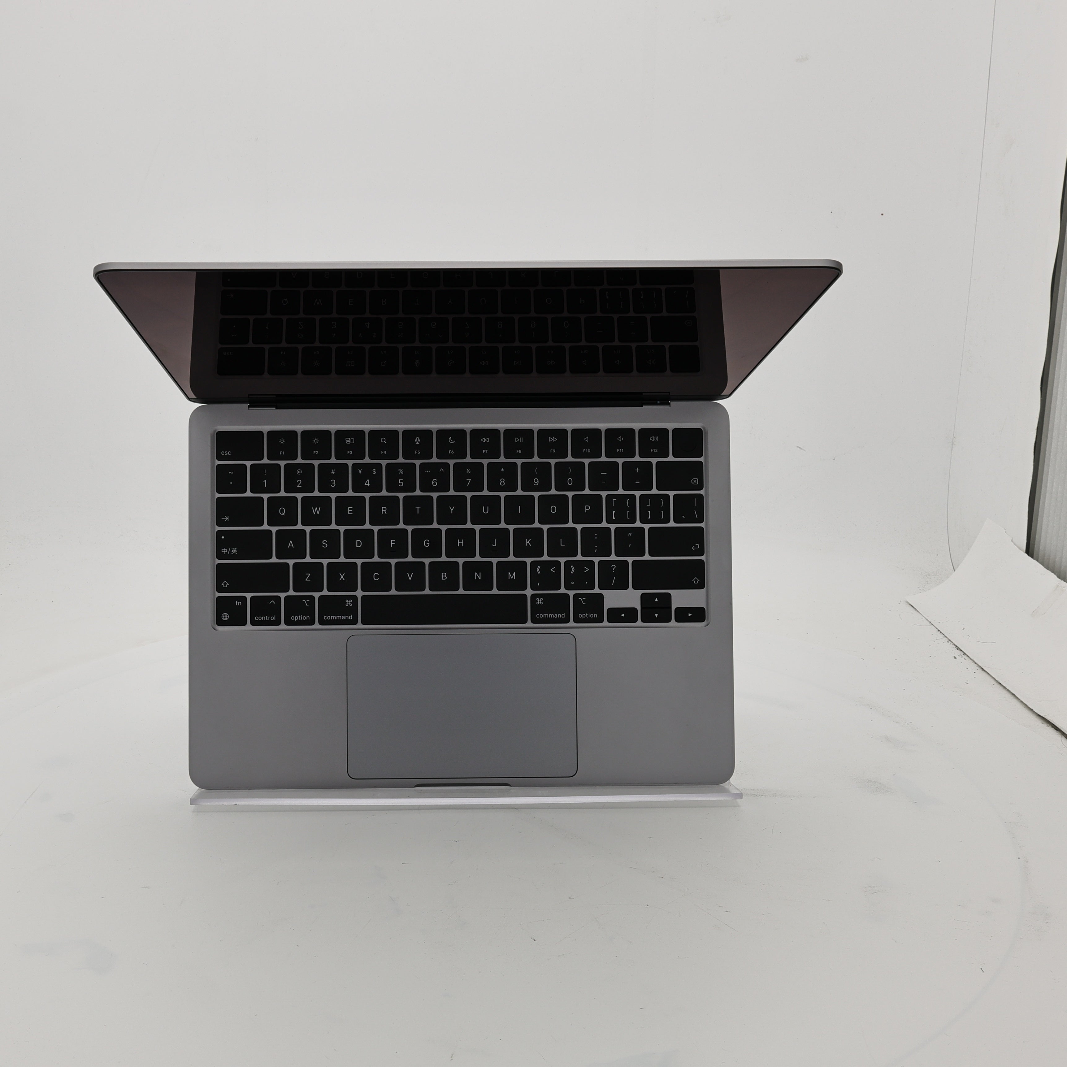 99新 Apple MacBook Air 22年 13寸 M2（8+8核） 8G RAM 256G SSD 深空灰色
