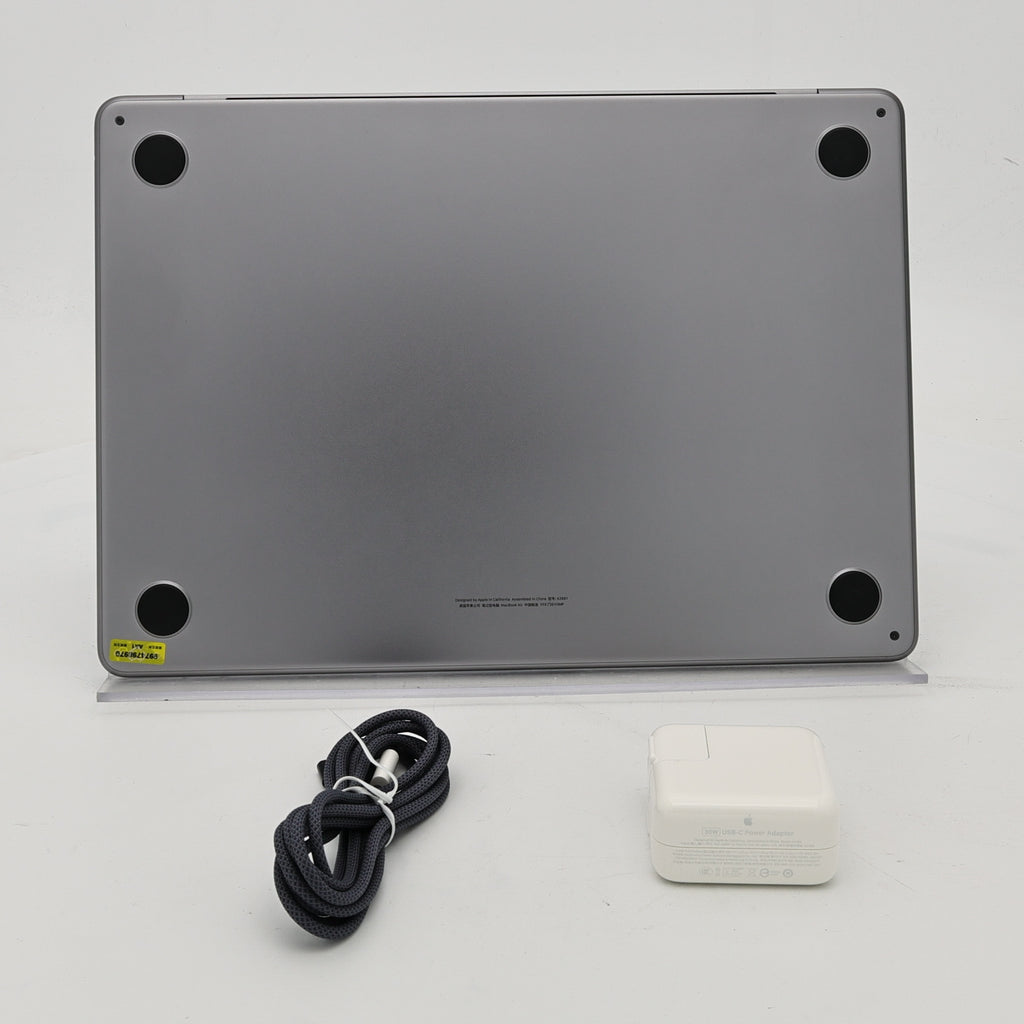 99新 Apple MacBook Air 22年 13寸 M2（8+8核） 8G RAM 256G SSD 深空灰色