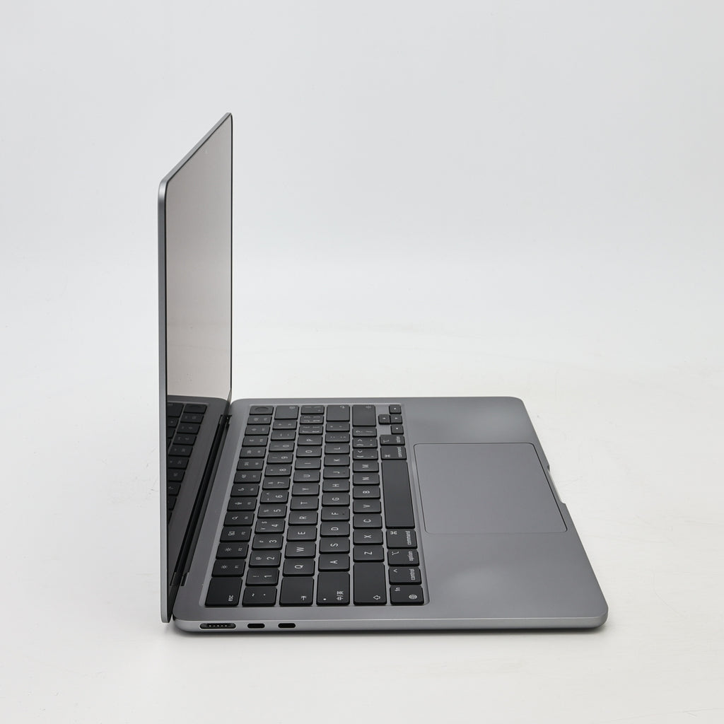 95新 Apple MacBook Air 22年 13寸 M2（8+8核） 8G RAM 256G SSD 深空灰色