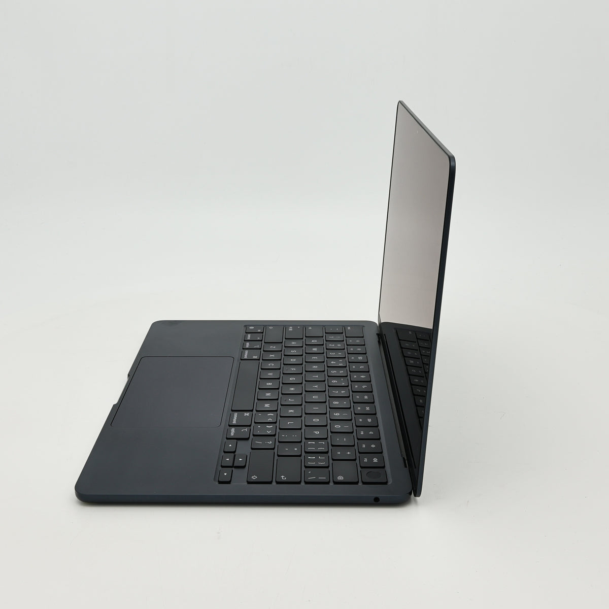 95新 Apple MacBook Air 22年 13寸 M2（8+8核） 8G RAM 256G SSD 午夜色