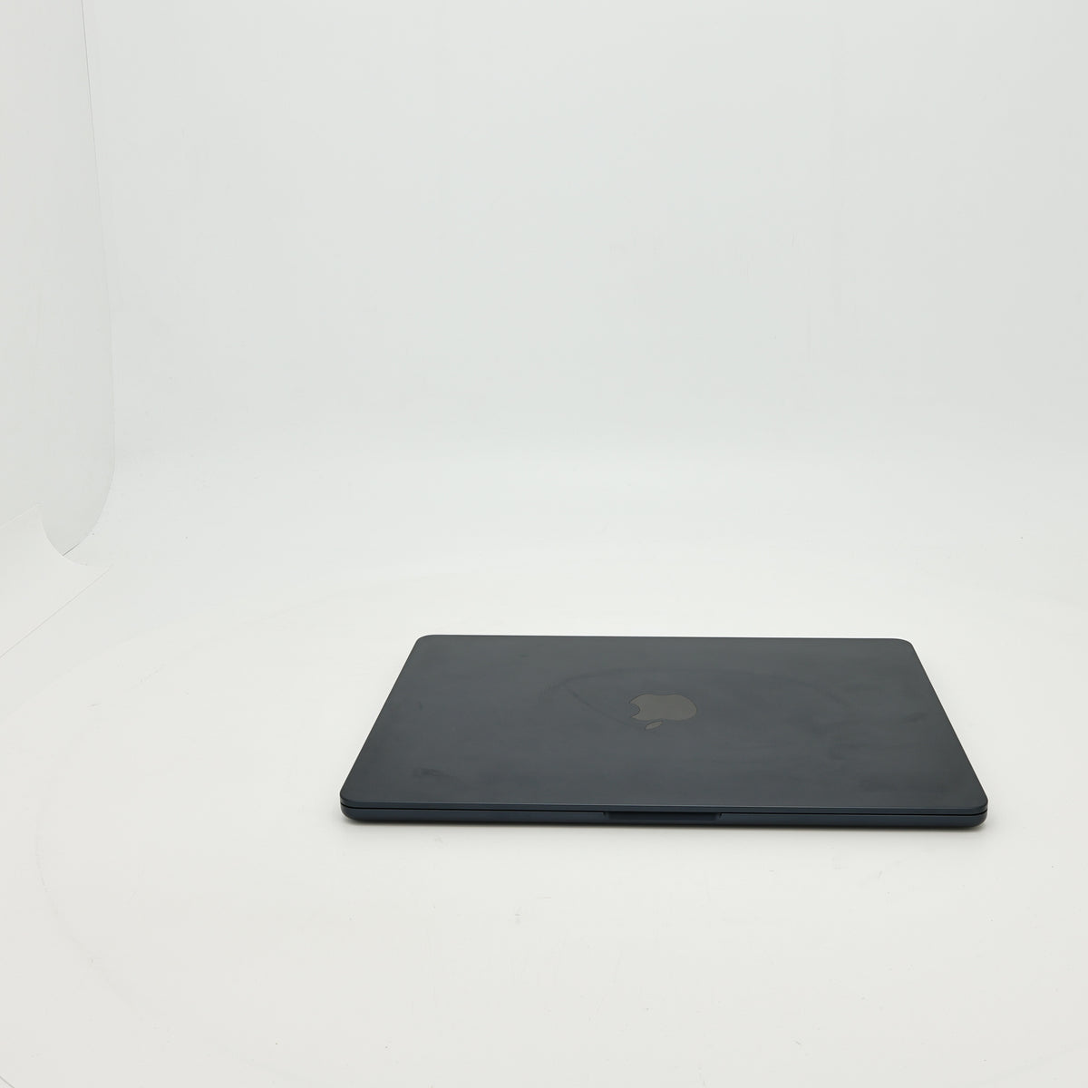 95新 Apple MacBook Air 22年 13寸 M2（8+8核） 8G RAM 256G SSD 午夜色