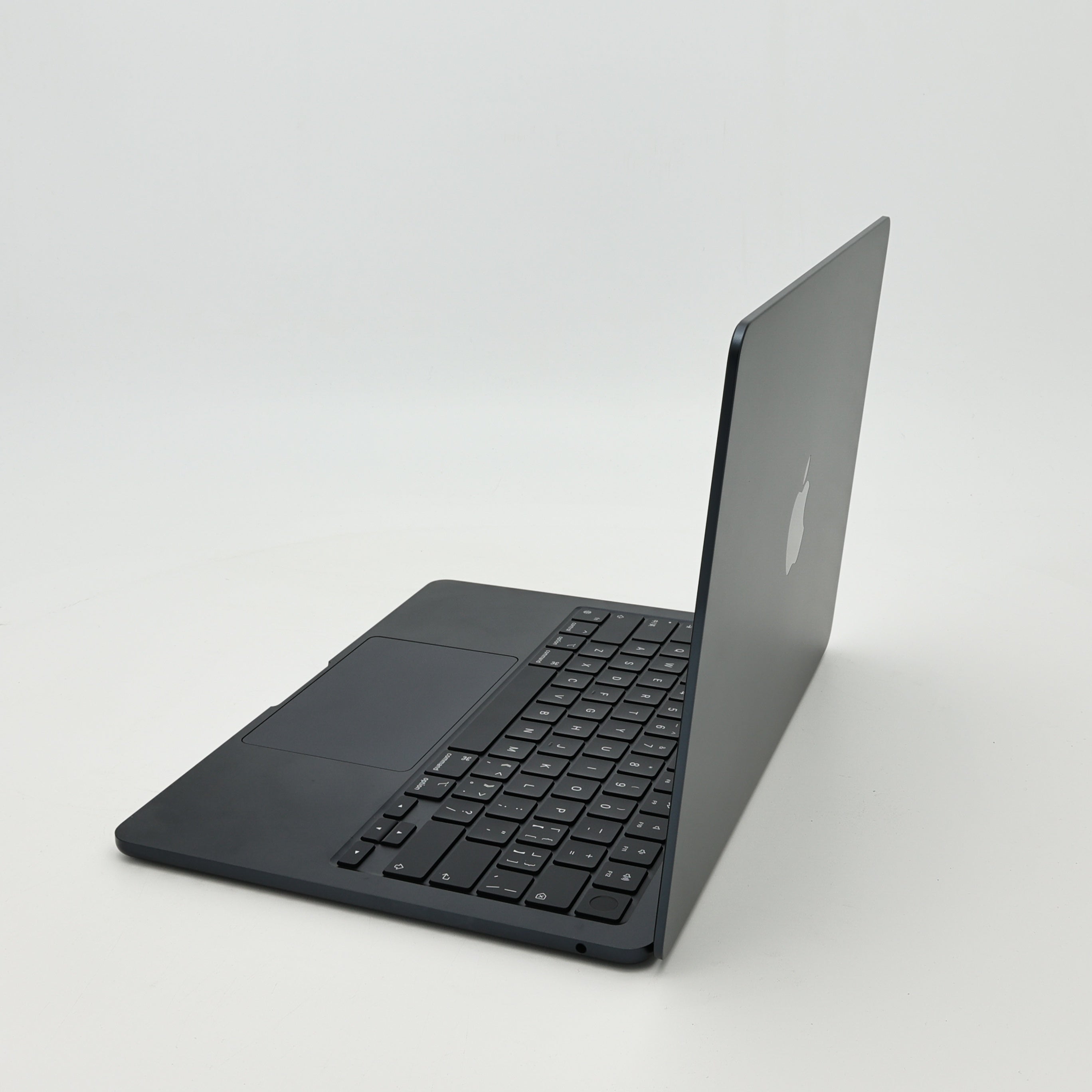 95新 Apple MacBook Air 22年 13寸 M2（8+8核） 8G RAM 256G SSD 午夜色